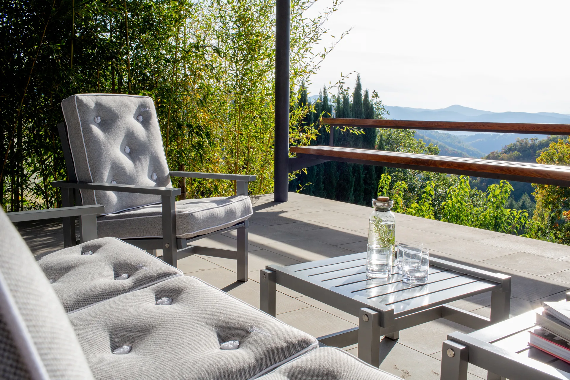 05 암체어, Grey Fri Form