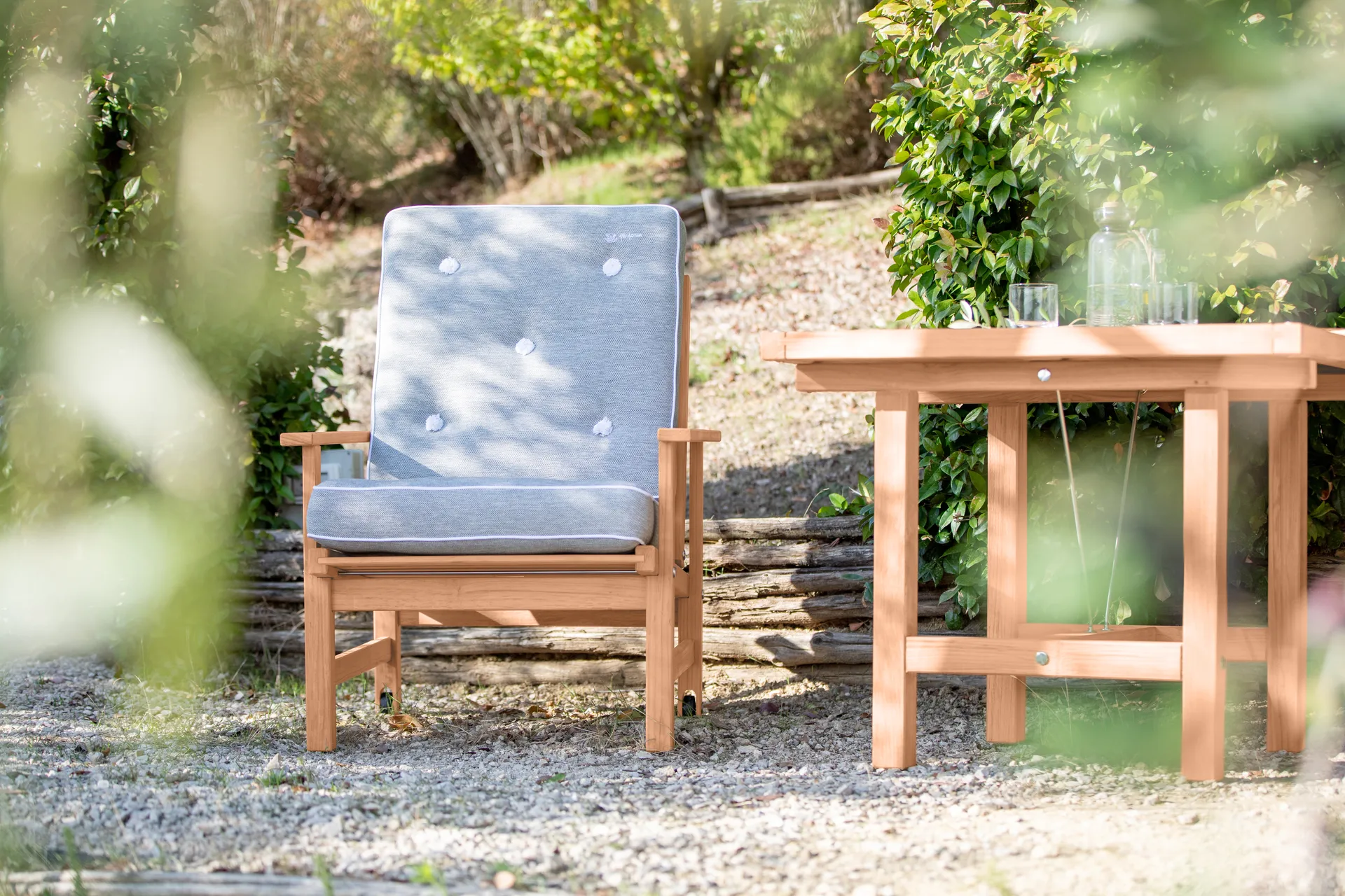 05 암체어, Redwood Fri Form