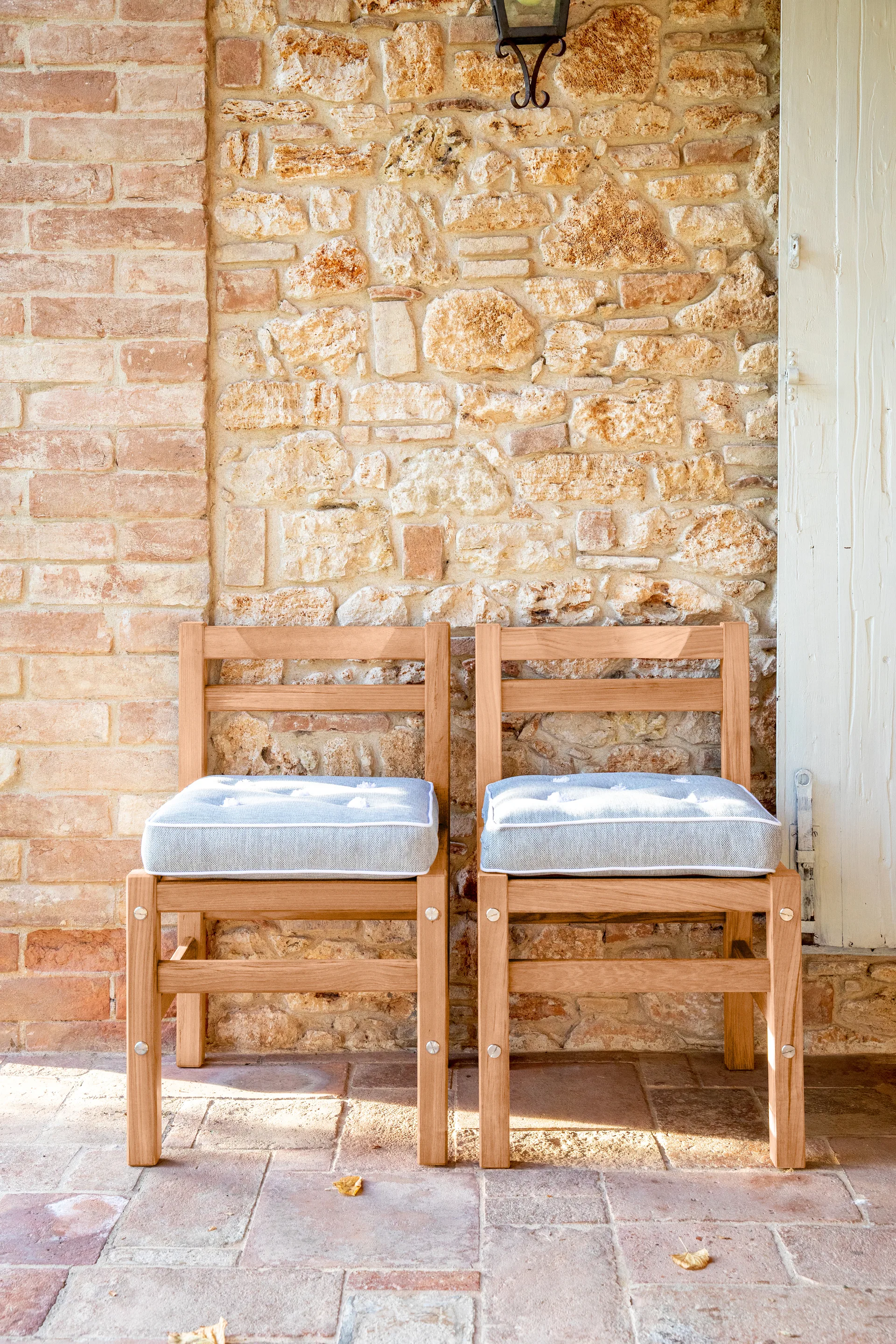 06 체어, Redwood Fri Form