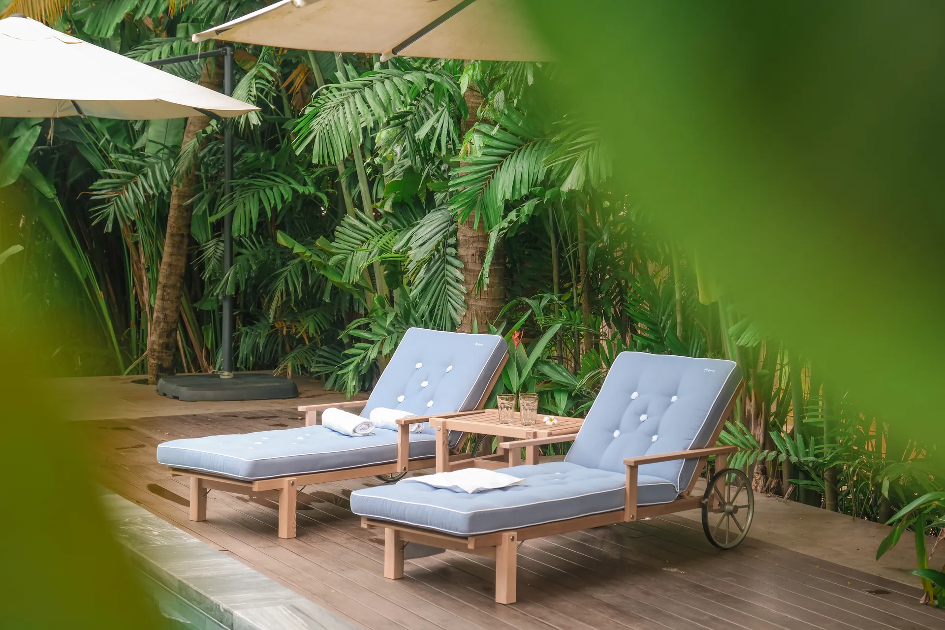 49 트롤리 테이블, Redwood, 48x45 cm Fri Form