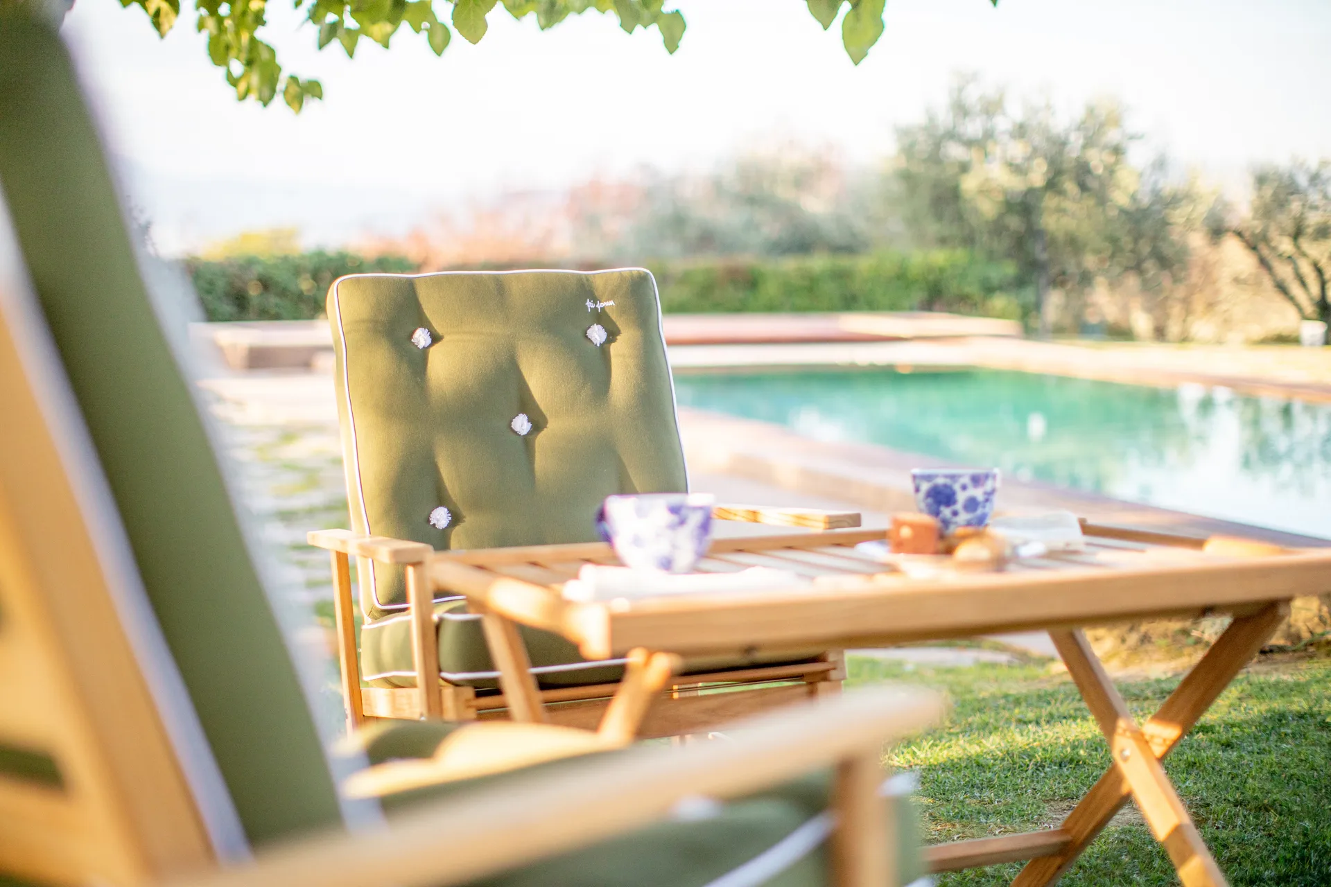 60 트레이 테이블, Teak, 59x94 cm Fri Form