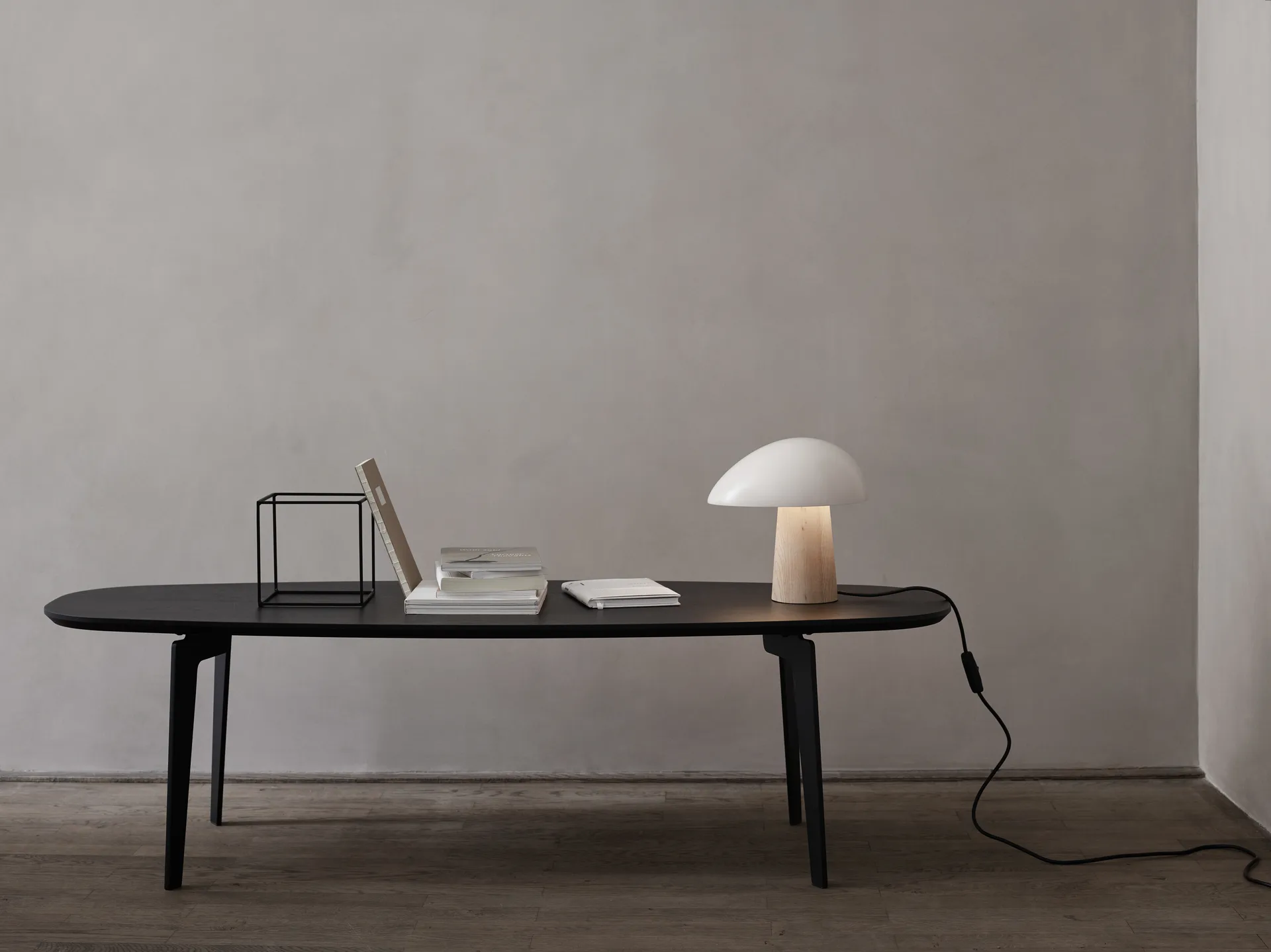 (12/31 판매종료) 나이트 아울 테이블램프 (우드베이스), Smokey white  Fritz Hansen | 프리츠한센