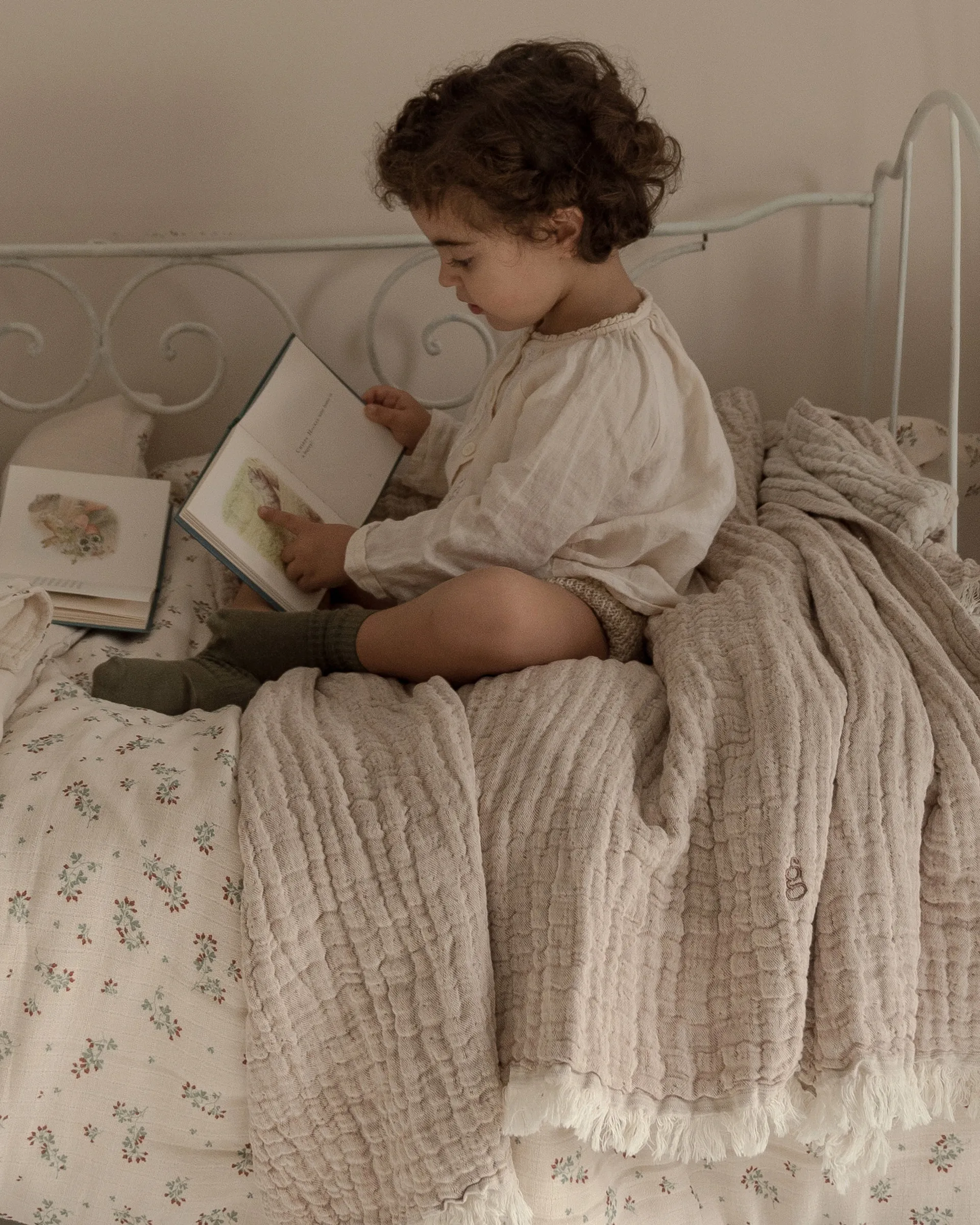 린 멜로우 담요 110x110 cm, Tawny Garbo&Friends | 가르보앤프랜즈