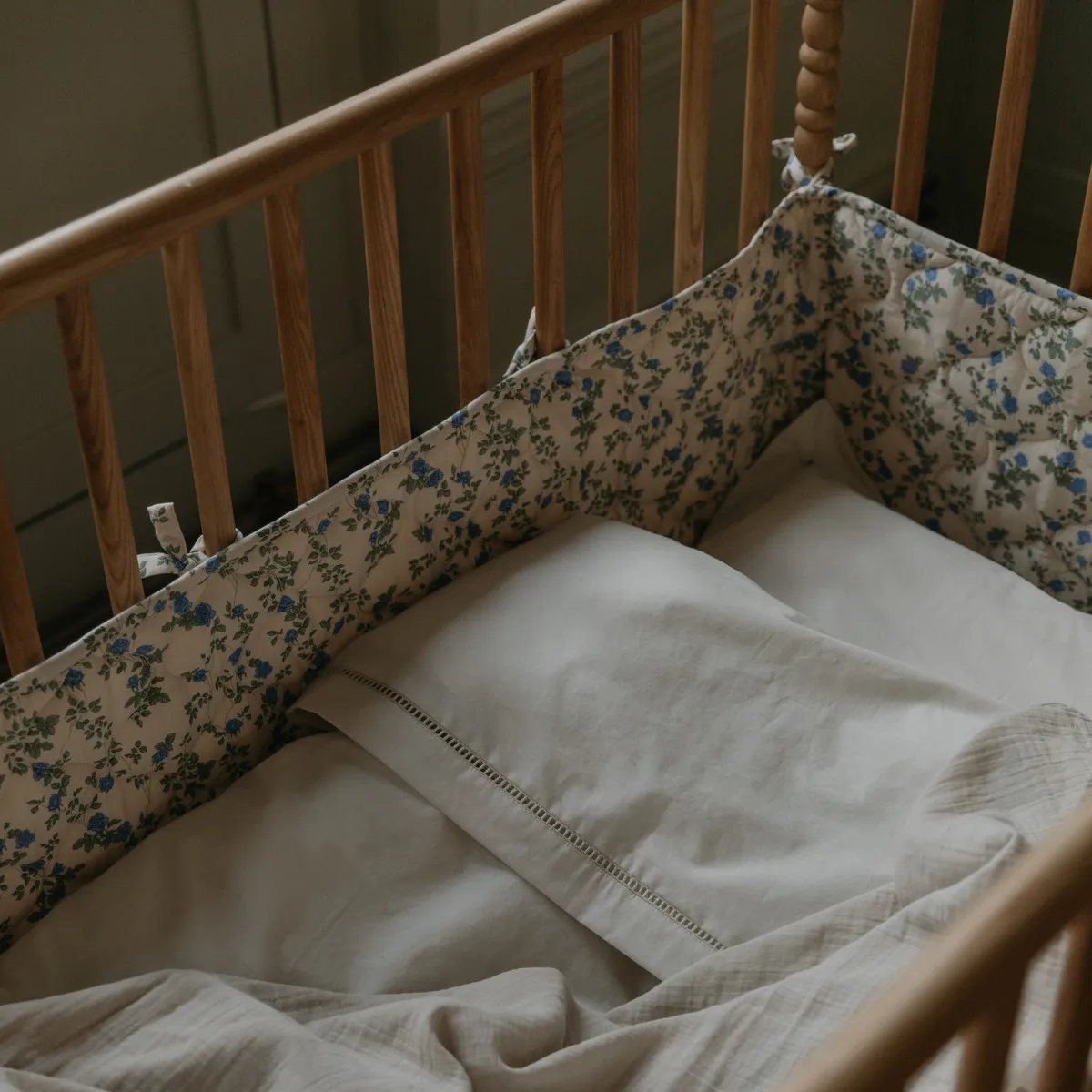 데인티 새틴 퀼티드 크립 범퍼, 30x360 cm Garbo&Friends | 가르보앤프랜즈