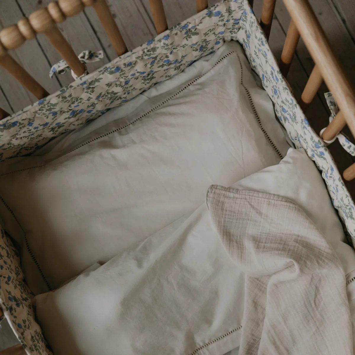 데인티 새틴 퀼티드 크립 범퍼, 30x360 cm Garbo&Friends | 가르보앤프랜즈