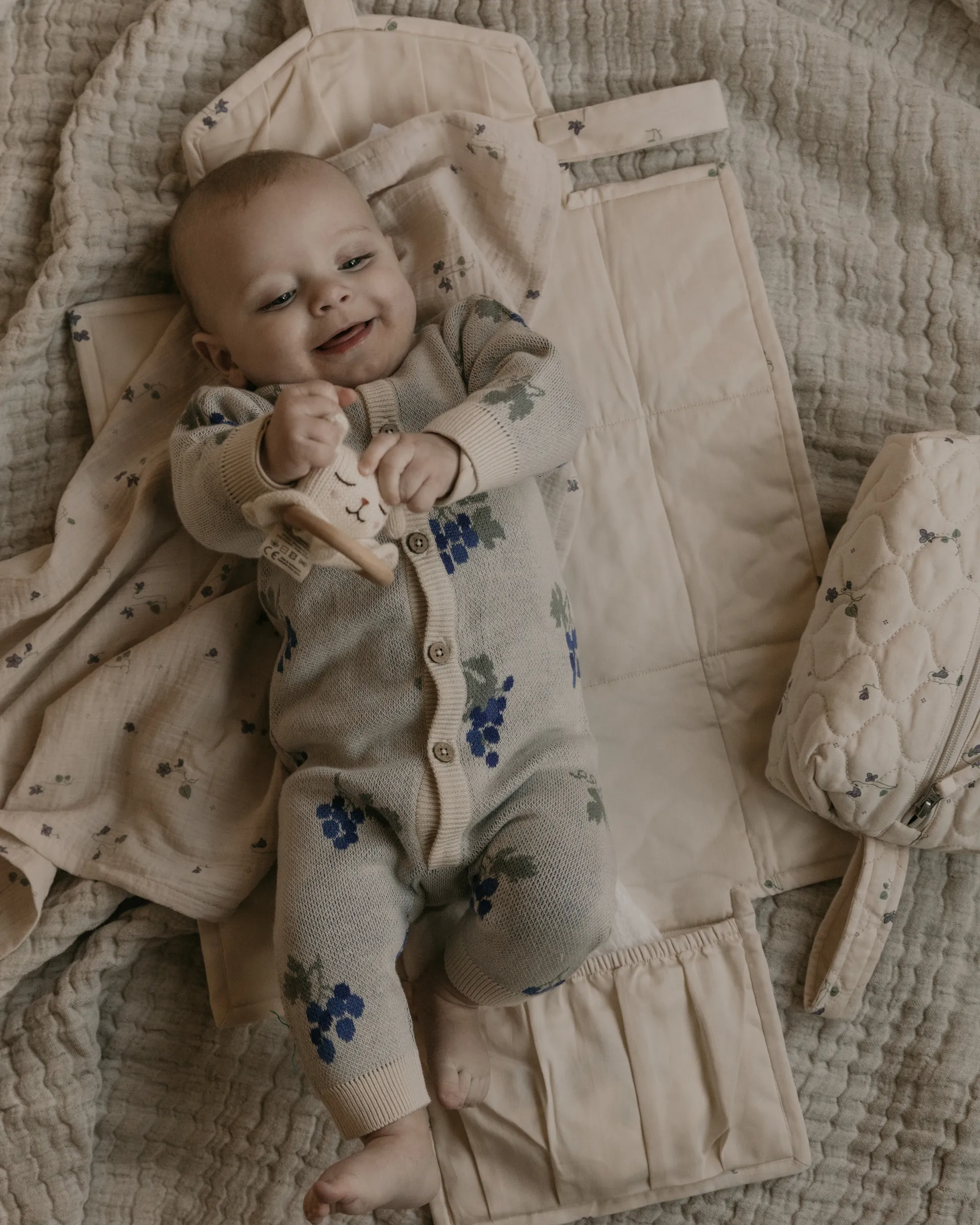 비올라 새틴 휴대용 기저귀 교환 매트, 46x80 cm Garbo&Friends | 가르보앤프랜즈