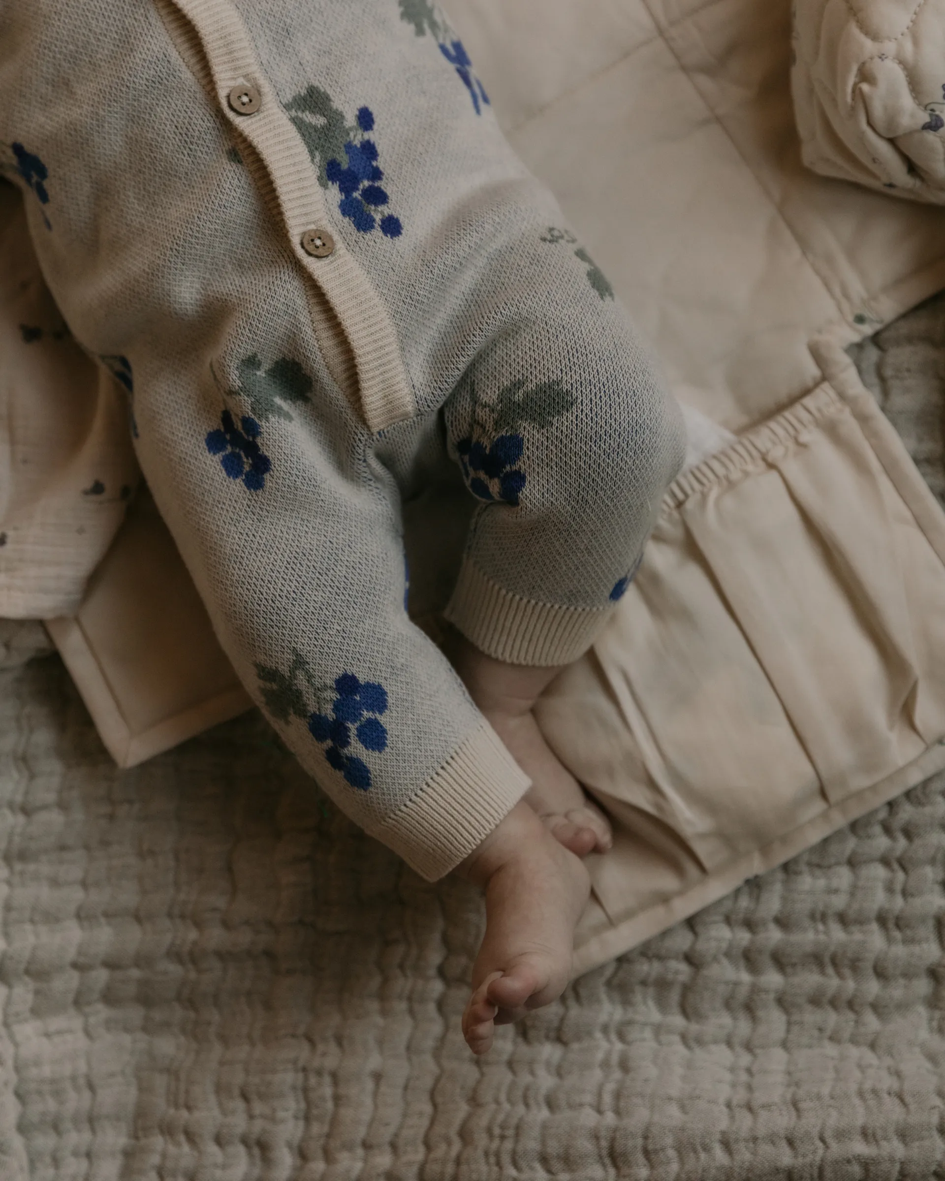 비올라 새틴 휴대용 기저귀 교환 매트, 46x80 cm Garbo&Friends | 가르보앤프랜즈