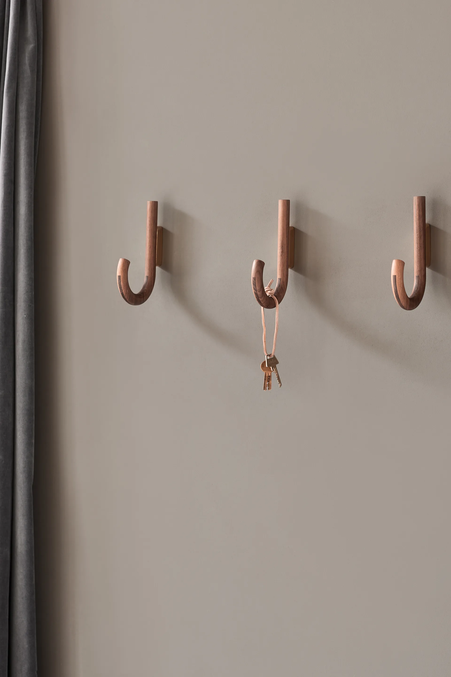 후크 후크 19 cm, Walnut-brass Gejst | 가이스트