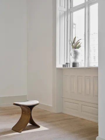 루노 스툴 48x28x72 cm - Dark oak–dark beige textile - Gejst | 가이스트