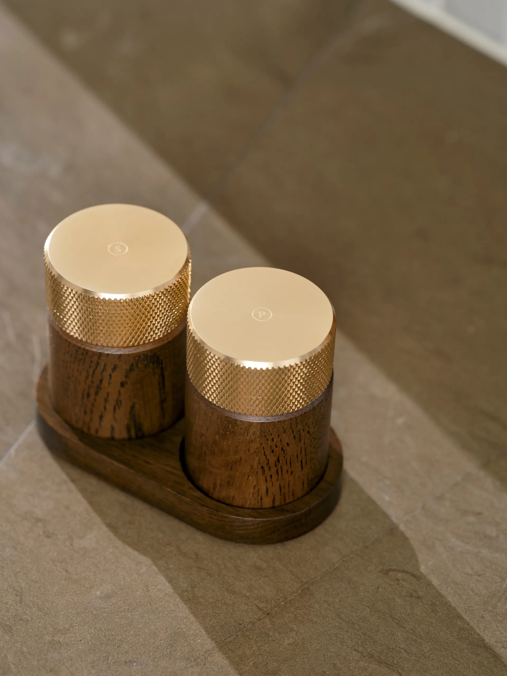 시나 소금 & 후추 그라인더 6 cm, Dark ash-brass Gejst | 가이스트