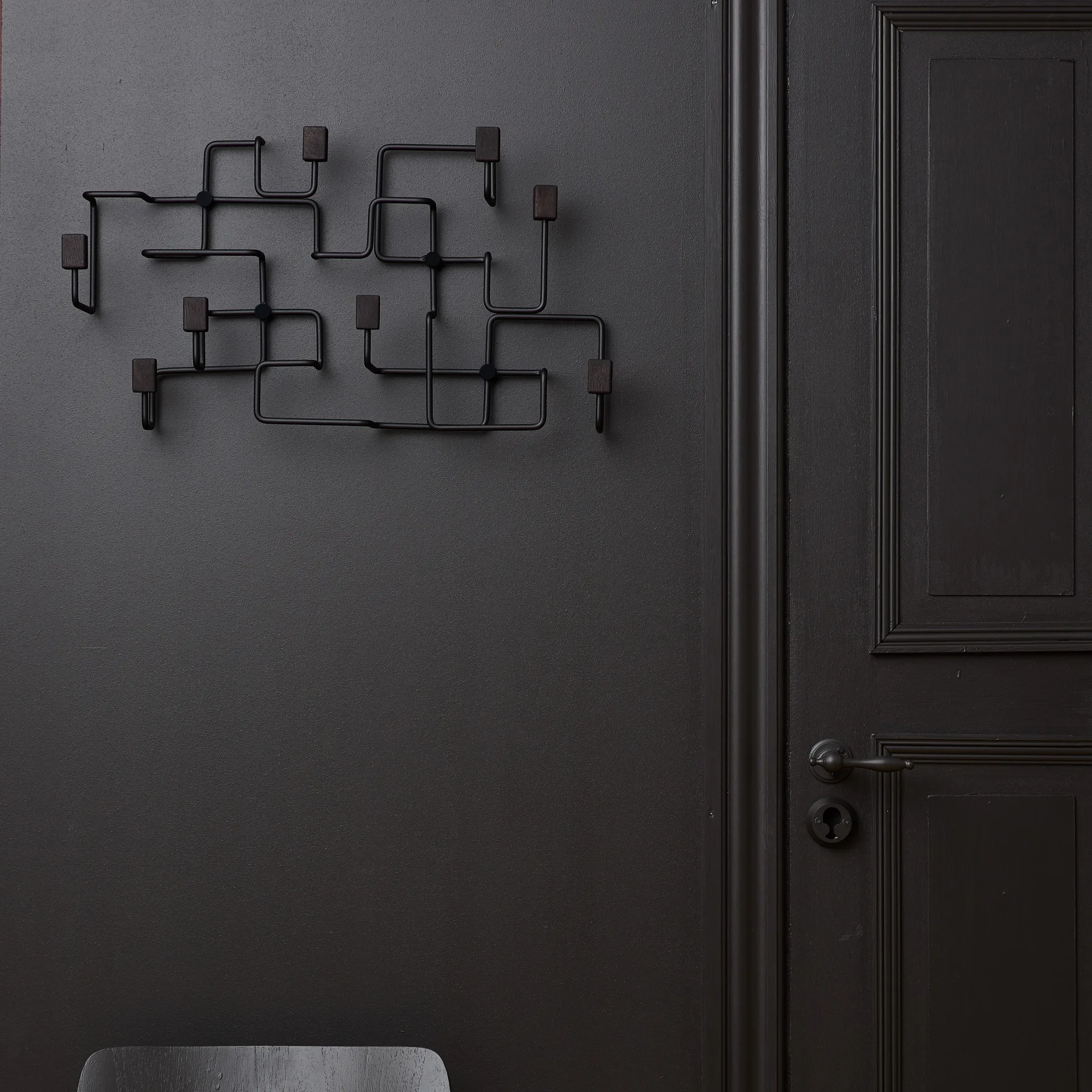 언더그라운드 행거, Black-black stained oak Gejst | 가이스트