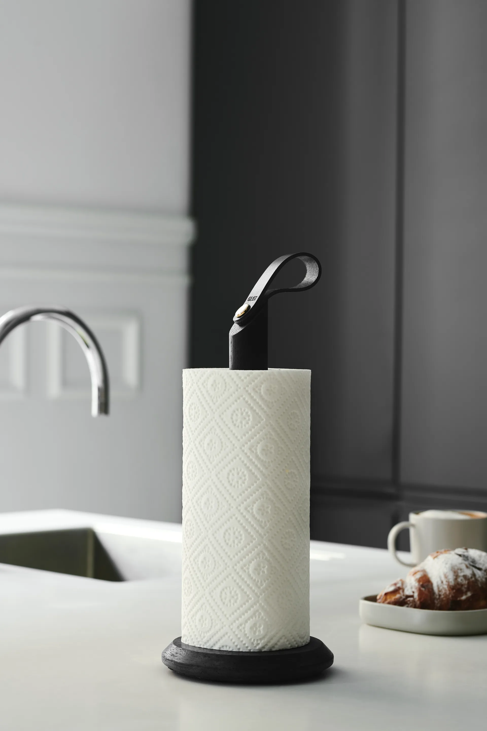 그랩 키친 페이퍼 홀더, Black oiled oak Gejst | 가이스트