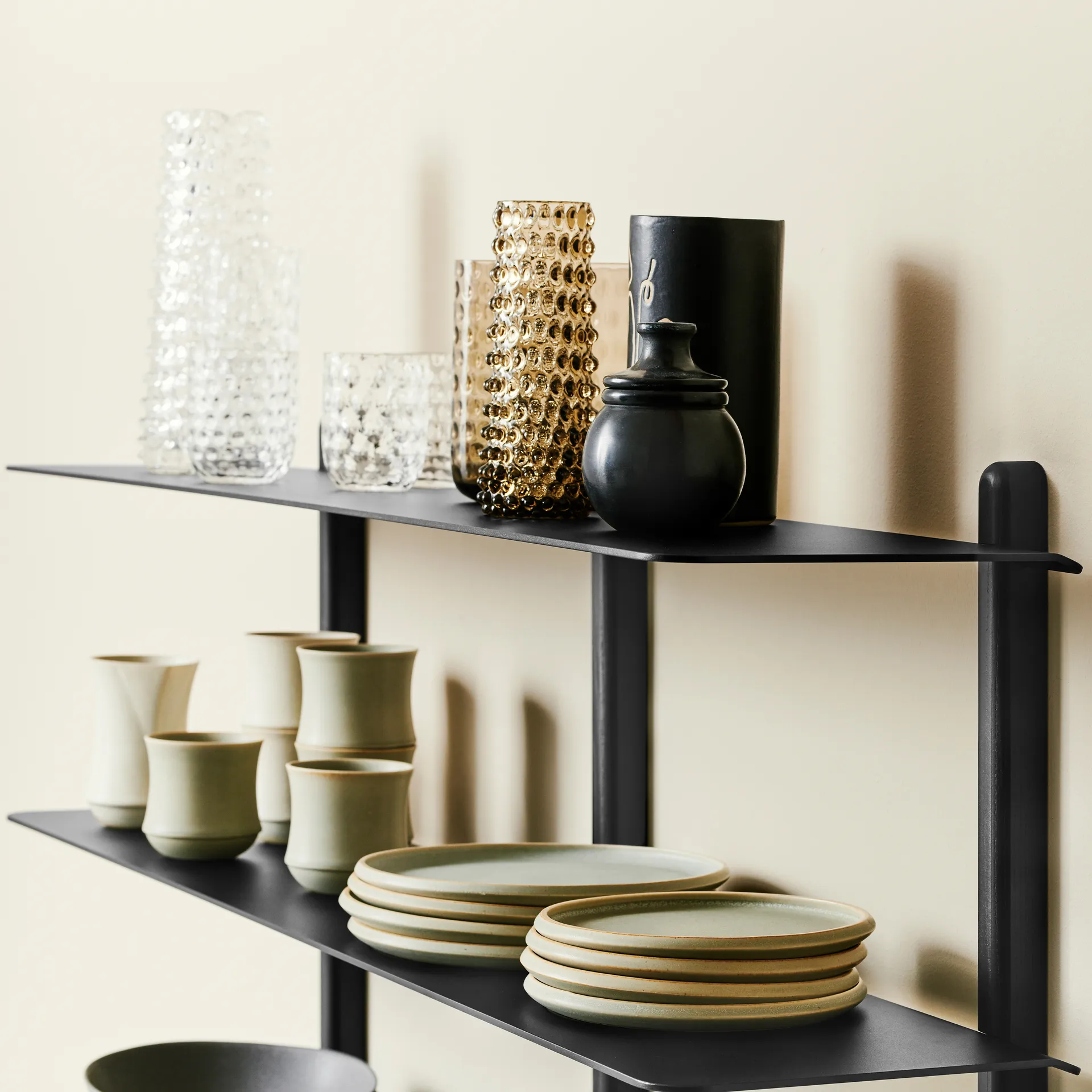 니보 선반 D 라지, Dark-stained ash-black Gejst | 가이스트