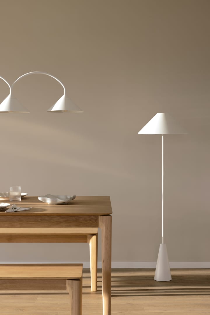 카네스 플로어 조명 140 cm, White Globen Lighting | 글로벤라이팅