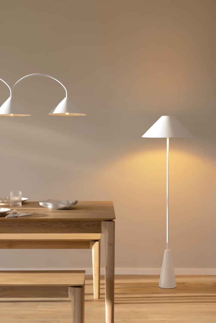 카네스 플로어 조명 140 cm, White Globen Lighting | 글로벤라이팅