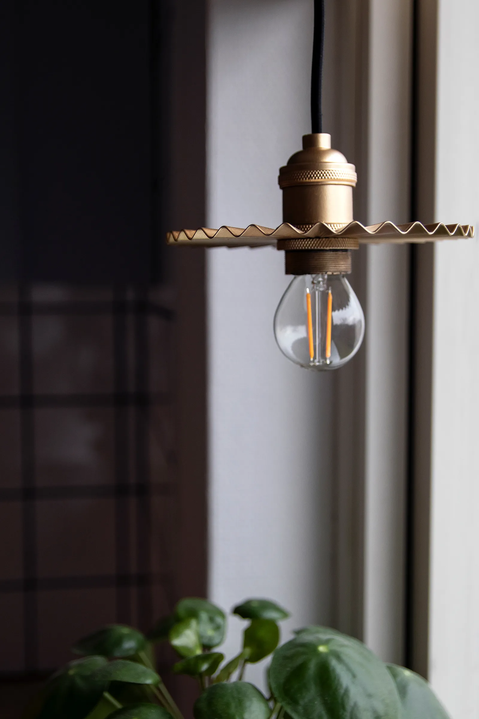 오메가 펜던트 조명 Ø15 cm, Gold Globen Lighting | 글로벤라이팅