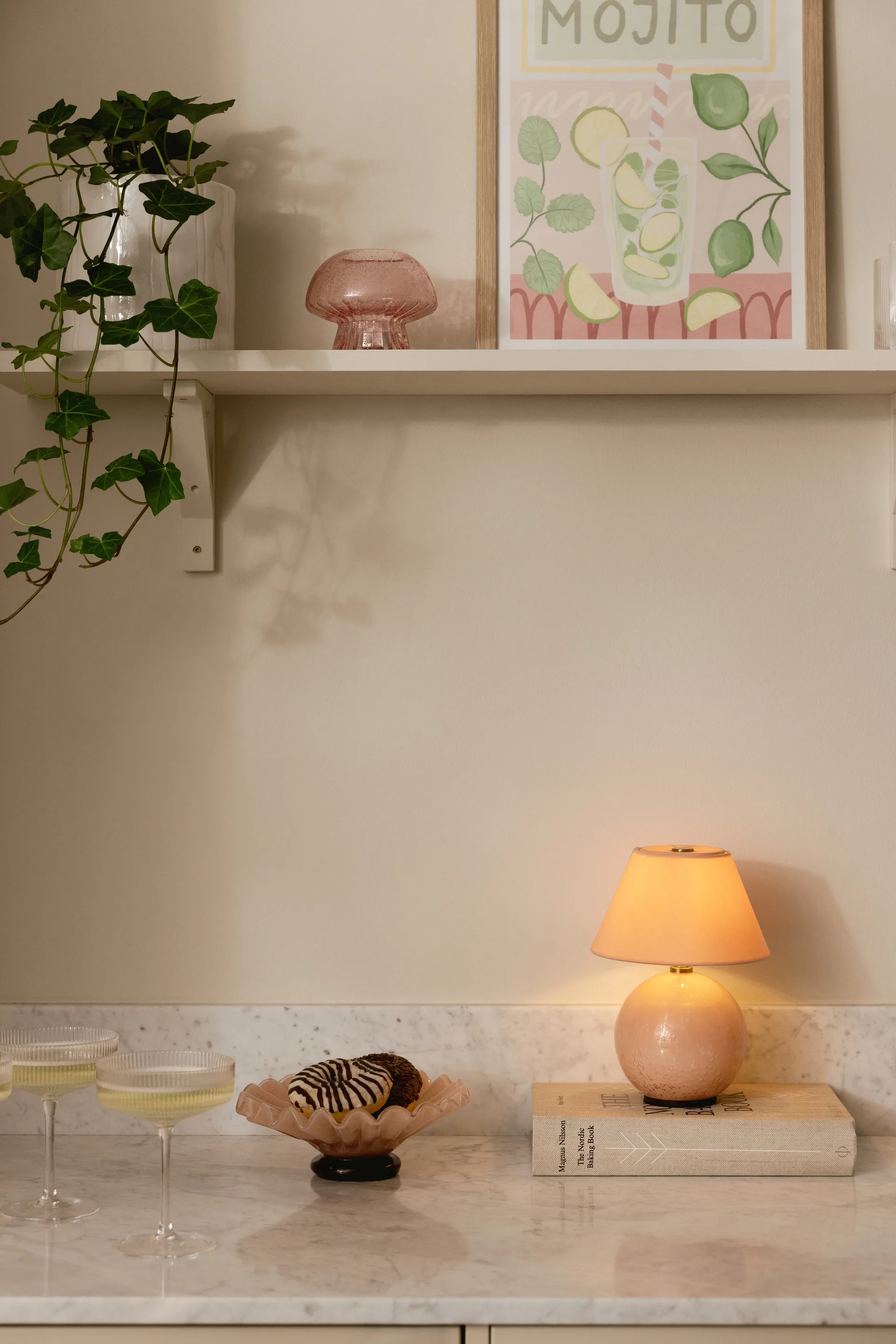 아이리스 16 포터블 테이블 램프, Blush Globen Lighting | 글로벤라이팅