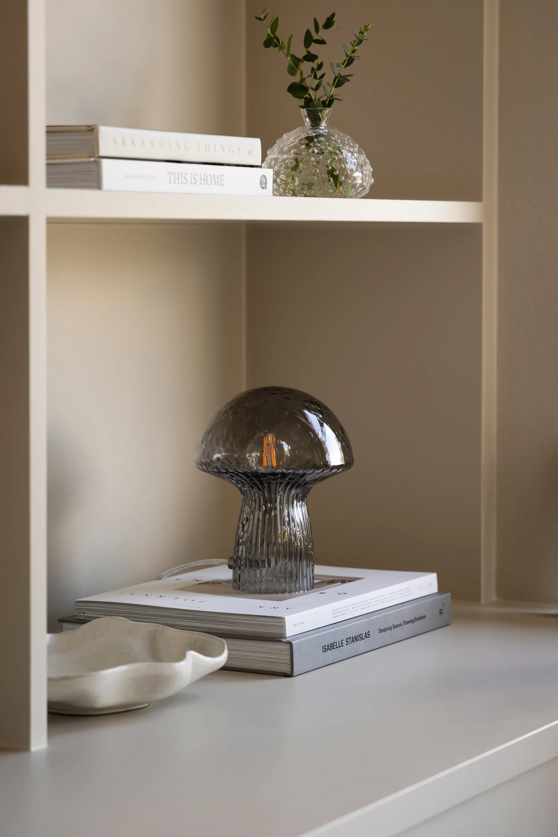 푼고 테이블 조명 스페셜 에디션 스모크, Ø16 cm, H:20 cm Globen Lighting | 글로벤라이팅