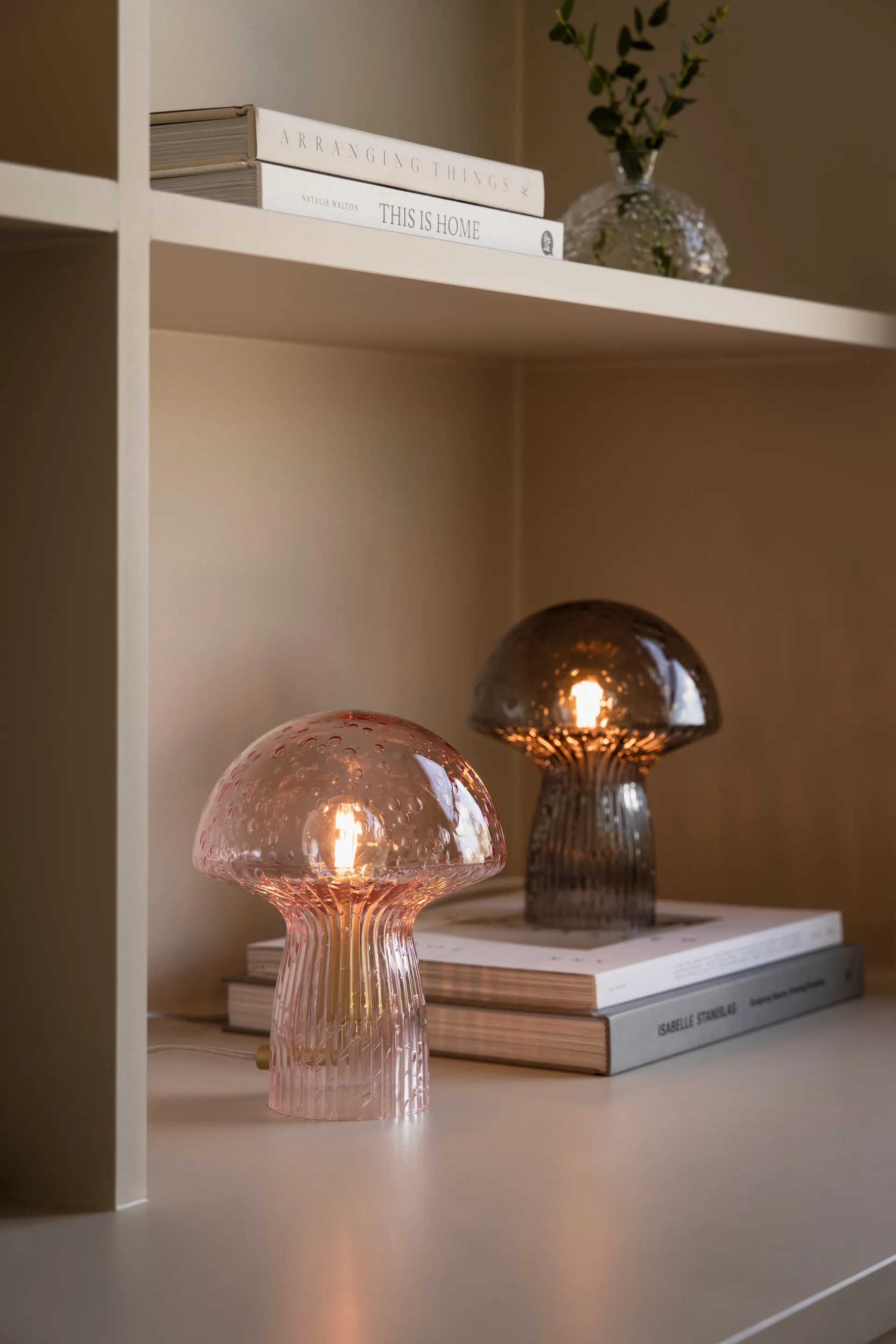 푼고 테이블 조명 스페셜 에디션 스모크, Ø16 cm, H:20 cm Globen Lighting | 글로벤라이팅