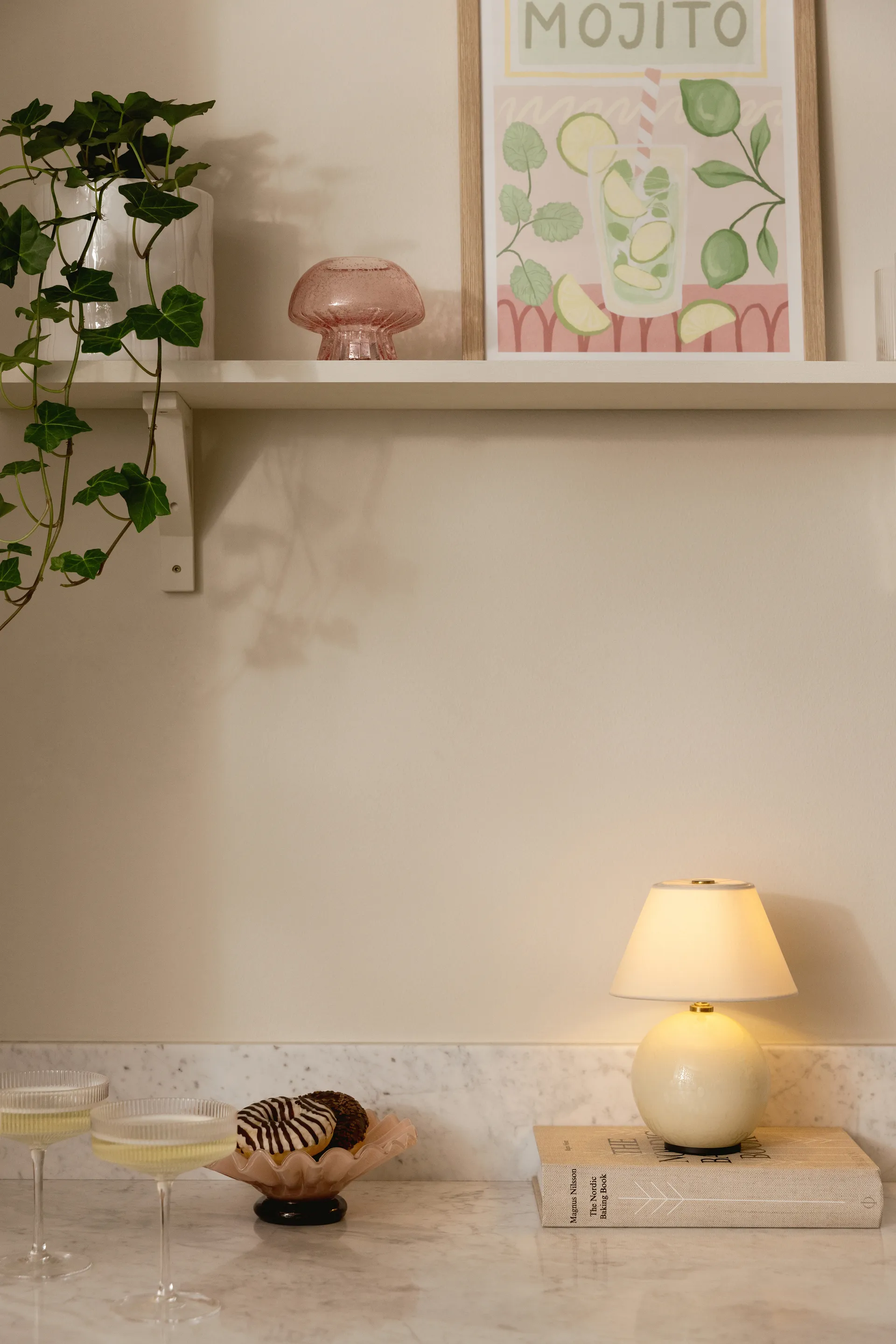 아이리스 16 포터블 테이블 램프, Cream Globen Lighting | 글로벤라이팅