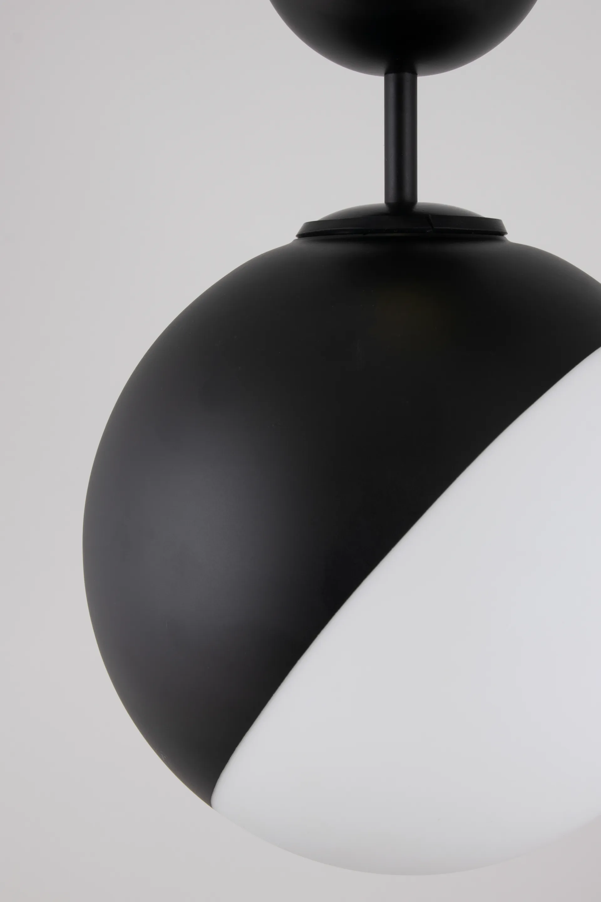콘투어 천장 조명 Ø25 cm, Black-white Globen Lighting | 글로벤라이팅