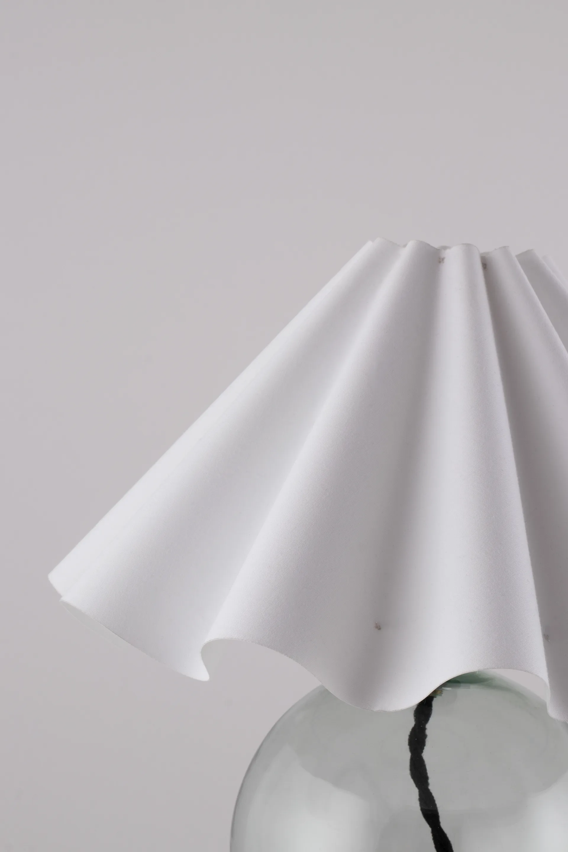 주디스 테이블 조명 Ø30 cm, Green-white Globen Lighting | 글로벤라이팅