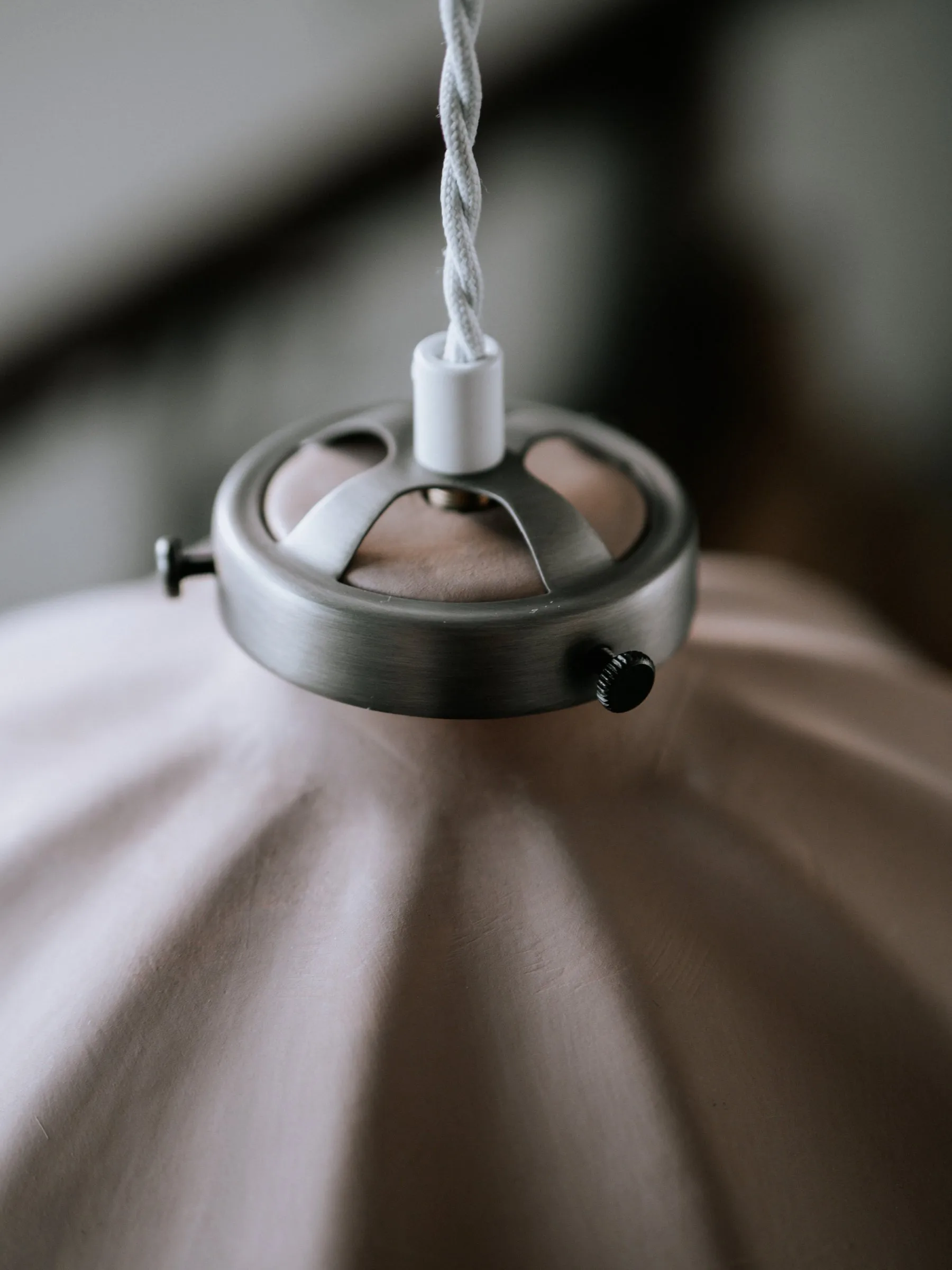 알바 펜던트 조명 Ø30 cm, Mud Globen Lighting | 글로벤라이팅