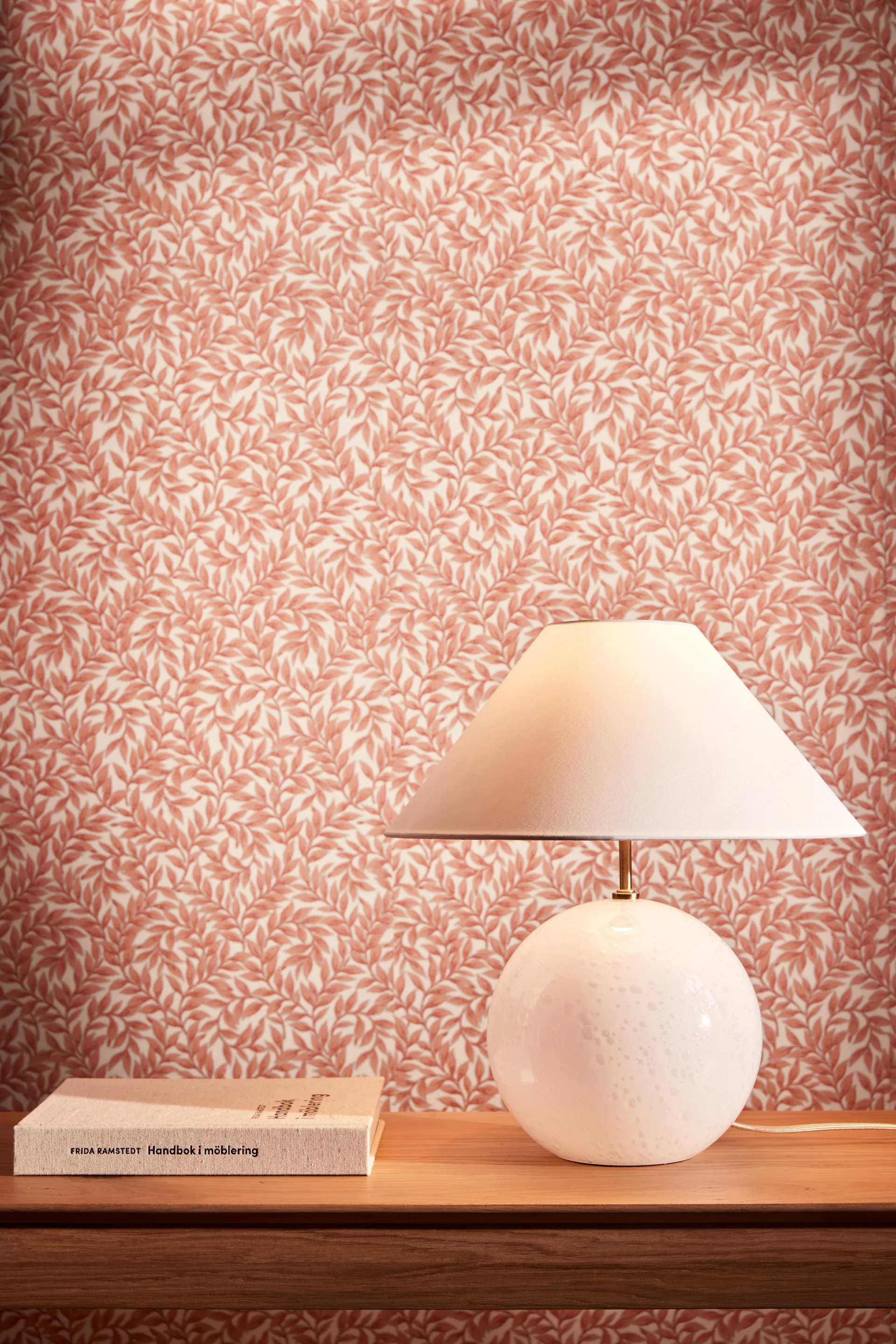 아이리스 35 테이블 조명 39 cm, White Globen Lighting | 글로벤라이팅