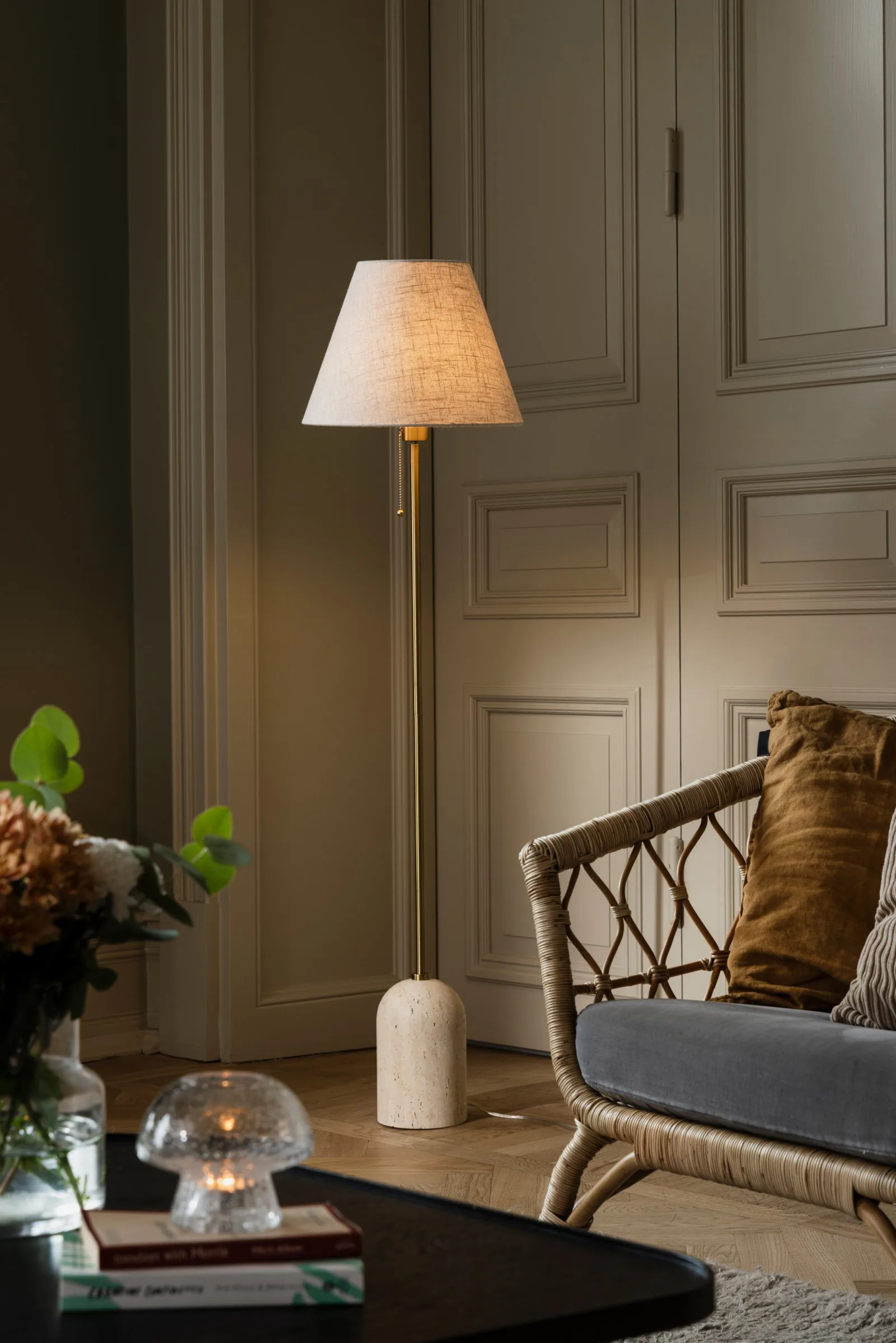 지노 플로어 조명, Beige travertine Globen Lighting | 글로벤라이팅