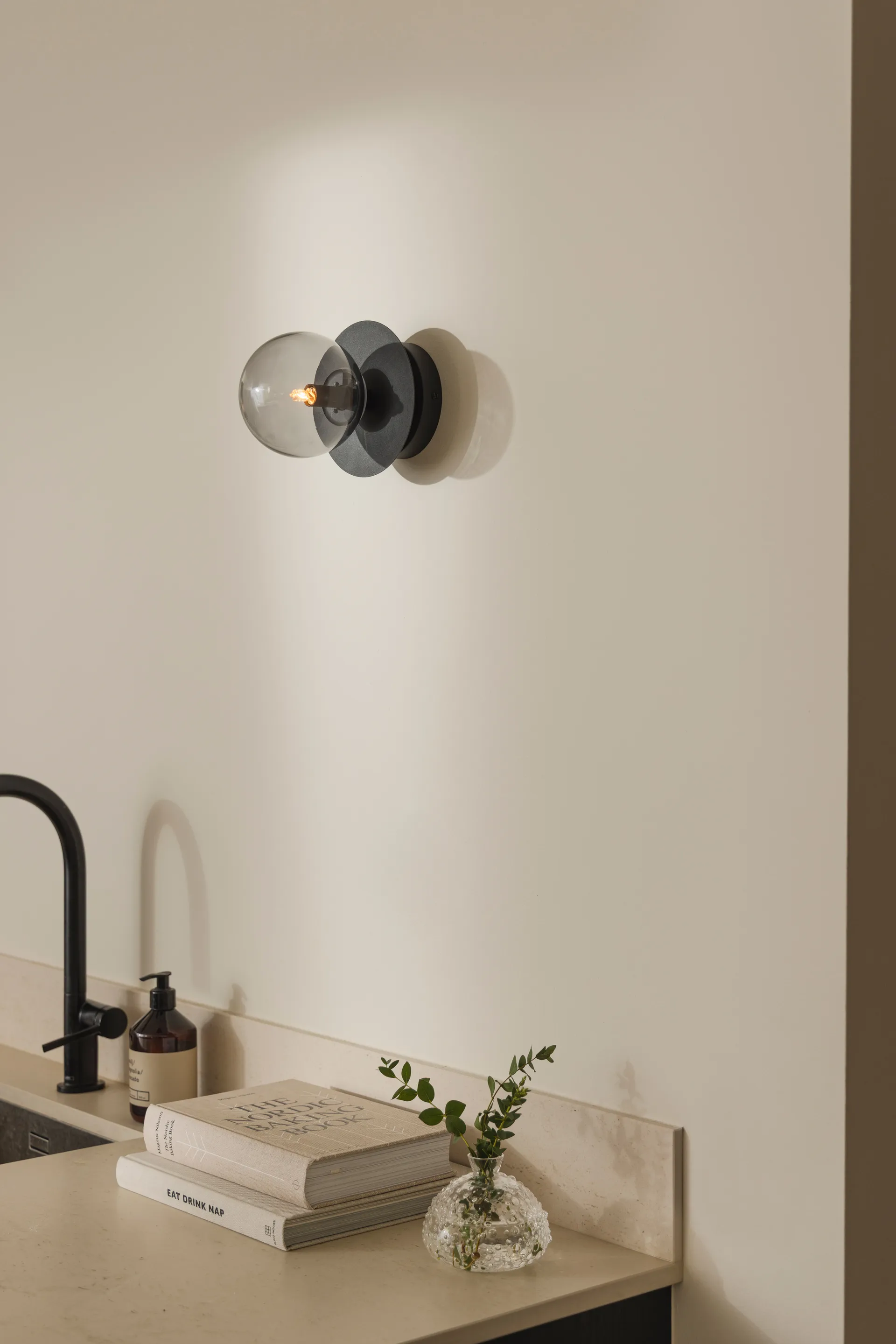 아트 데코 천장 조명, Black-smoke Globen Lighting | 글로벤라이팅