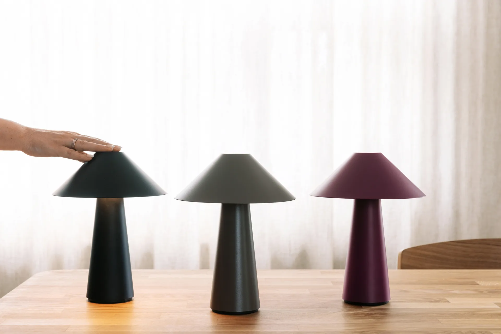 카네스 휴대용 테이블 조명, Black Globen Lighting | 글로벤라이팅