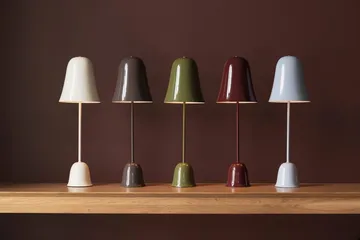 Blåklockan 테이블 조명 - Winröd (red), Ø16xH50 cm - Globen Lighting | 글로벤라이팅