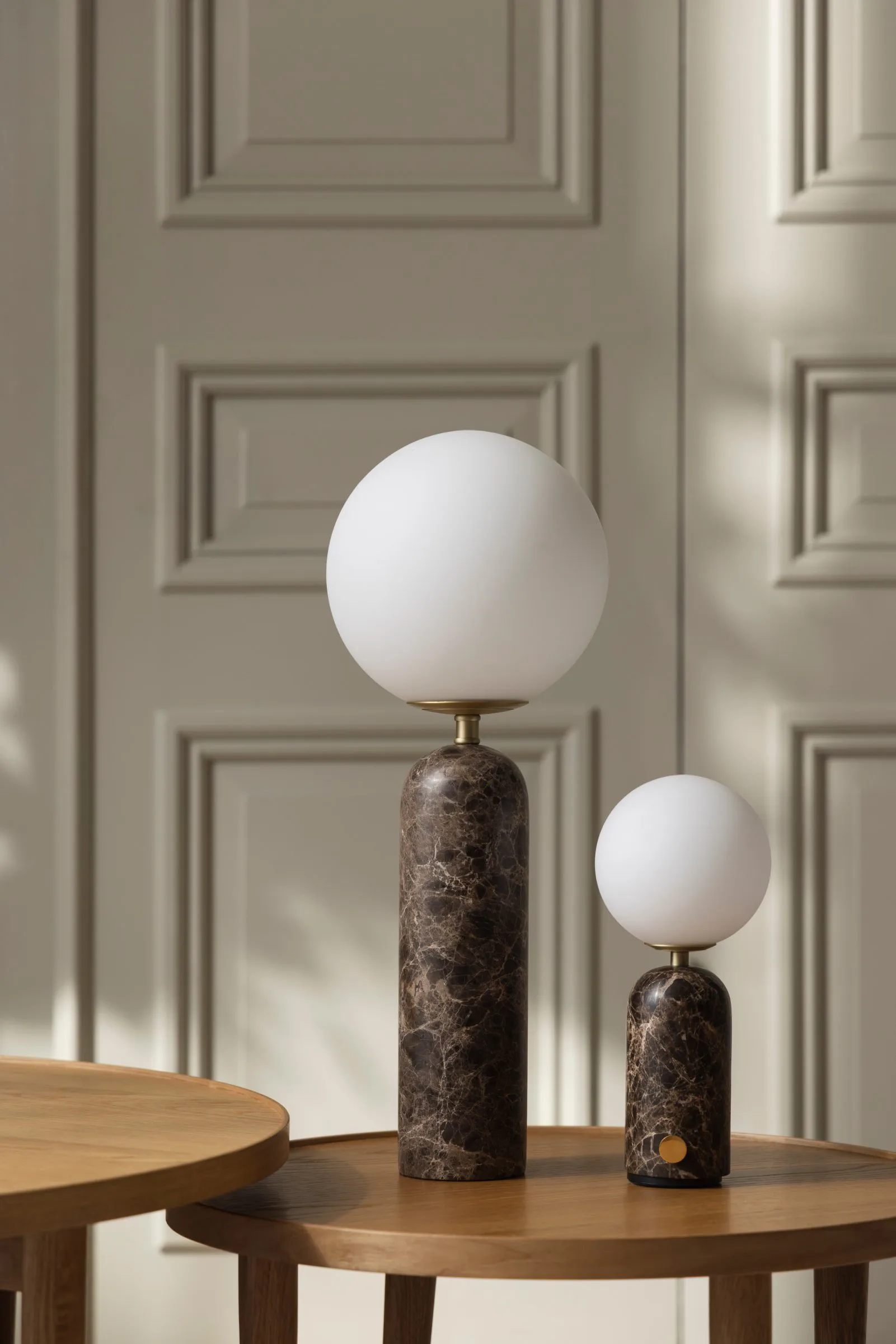 토라노 무선 테이블 조명, Brown marble Globen Lighting | 글로벤라이팅