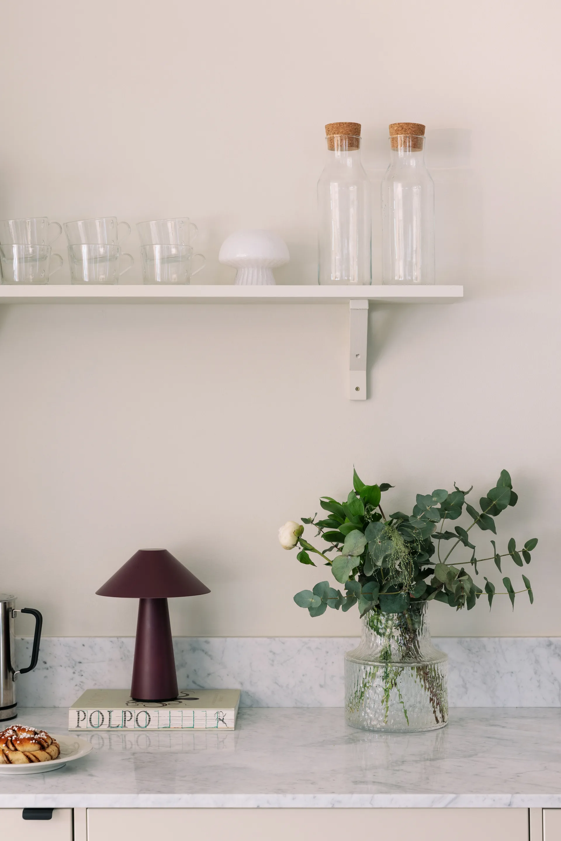 카네스 휴대용 테이블 조명, Burgundy Globen Lighting | 글로벤라이팅