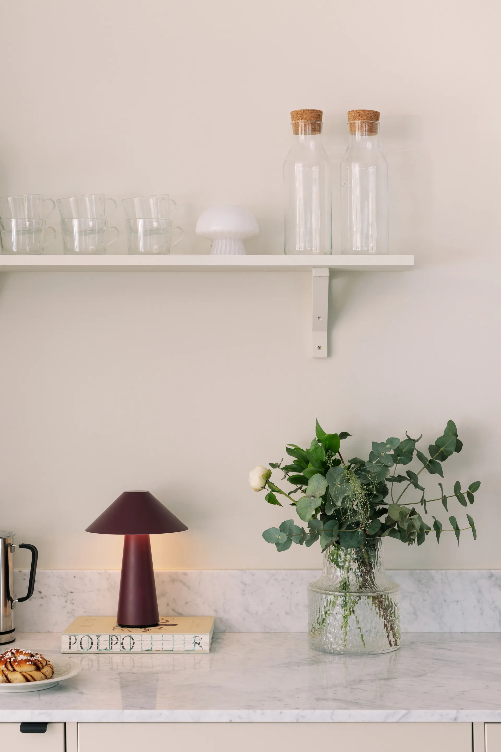 카네스 휴대용 테이블 조명, Burgundy Globen Lighting | 글로벤라이팅