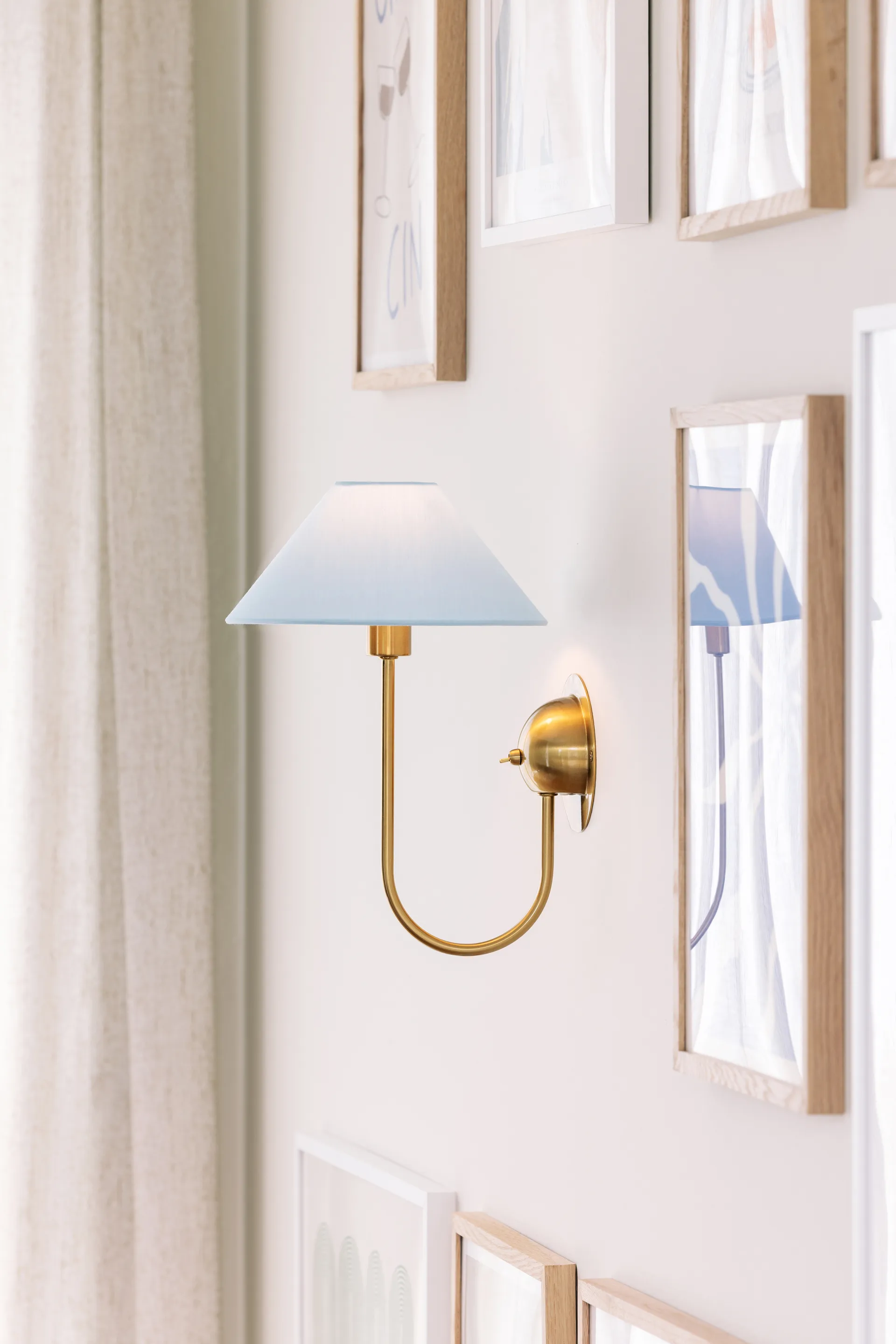 아이리스 벽 조명, Dove blue Globen Lighting | 글로벤라이팅