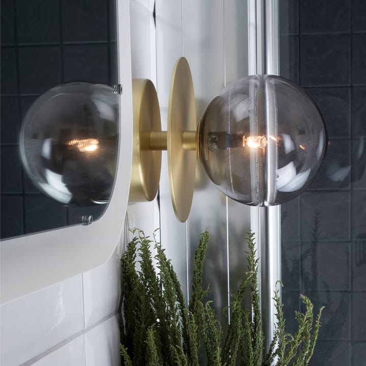 아트 데코 IP44 벽 조명, Smoke/brushed brass Globen Lighting | 글로벤라이팅