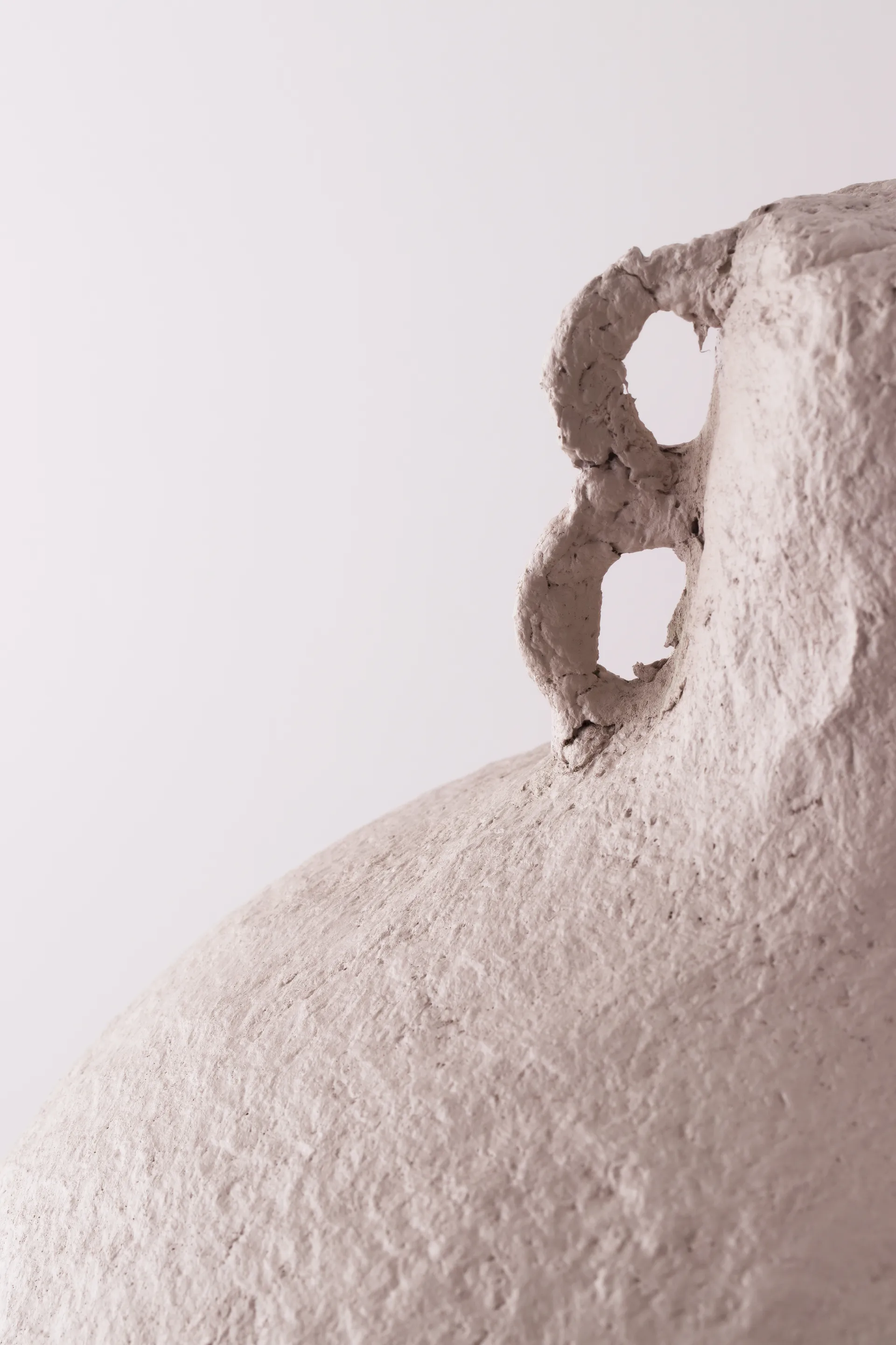 Maché 펜던트 조명 Ø30 cm, Mud Globen Lighting | 글로벤라이팅