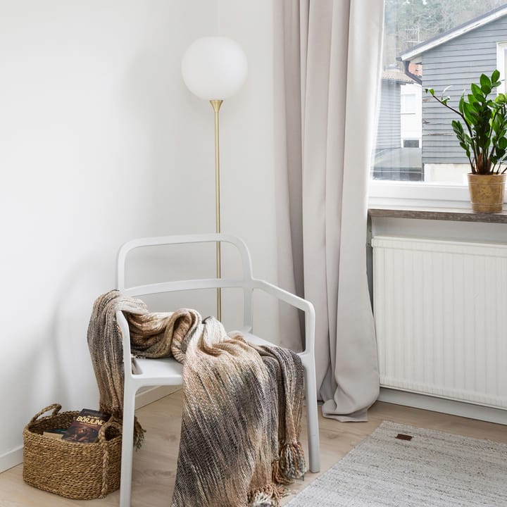 보울 플�로어 조명 opal glass, Brushed brass Globen Lighting | 글로벤라이팅