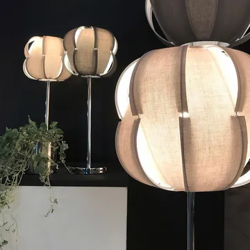 Pavot 25 테이블 조명 - Beige, chrome stand - Globen Lighting | 글로벤라이팅