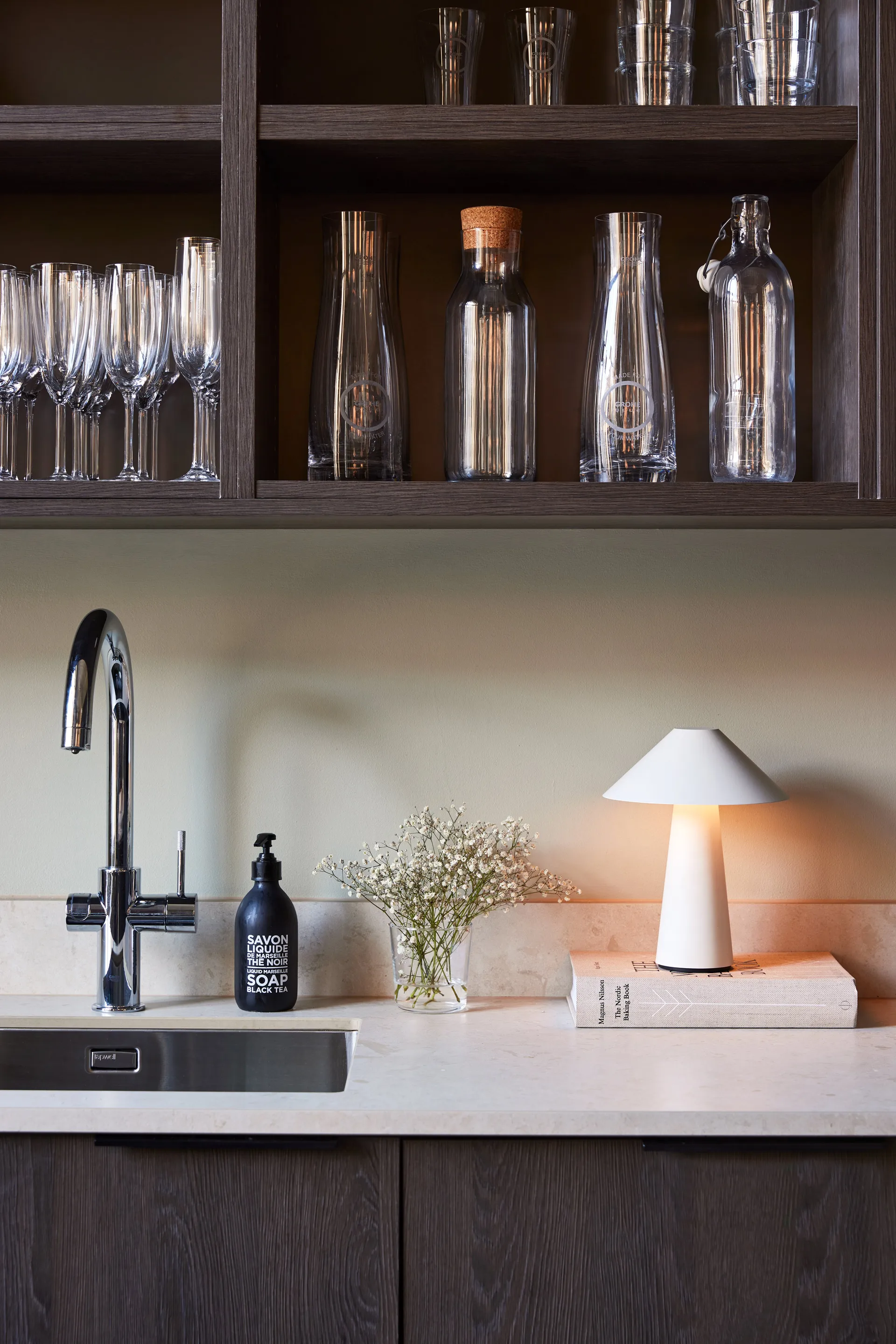 카네스 휴대용 테이블 조명, White Globen Lighting | 글로벤라이팅