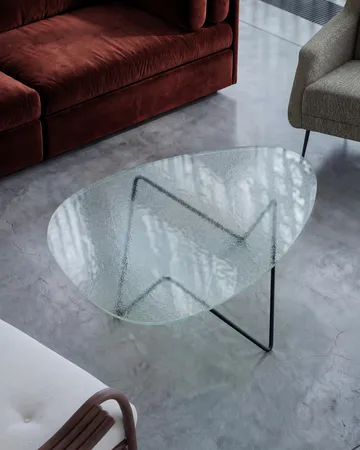 페드레라 커피테이블 - Black semi-matte–structured glass transparent - GUBI | 구비