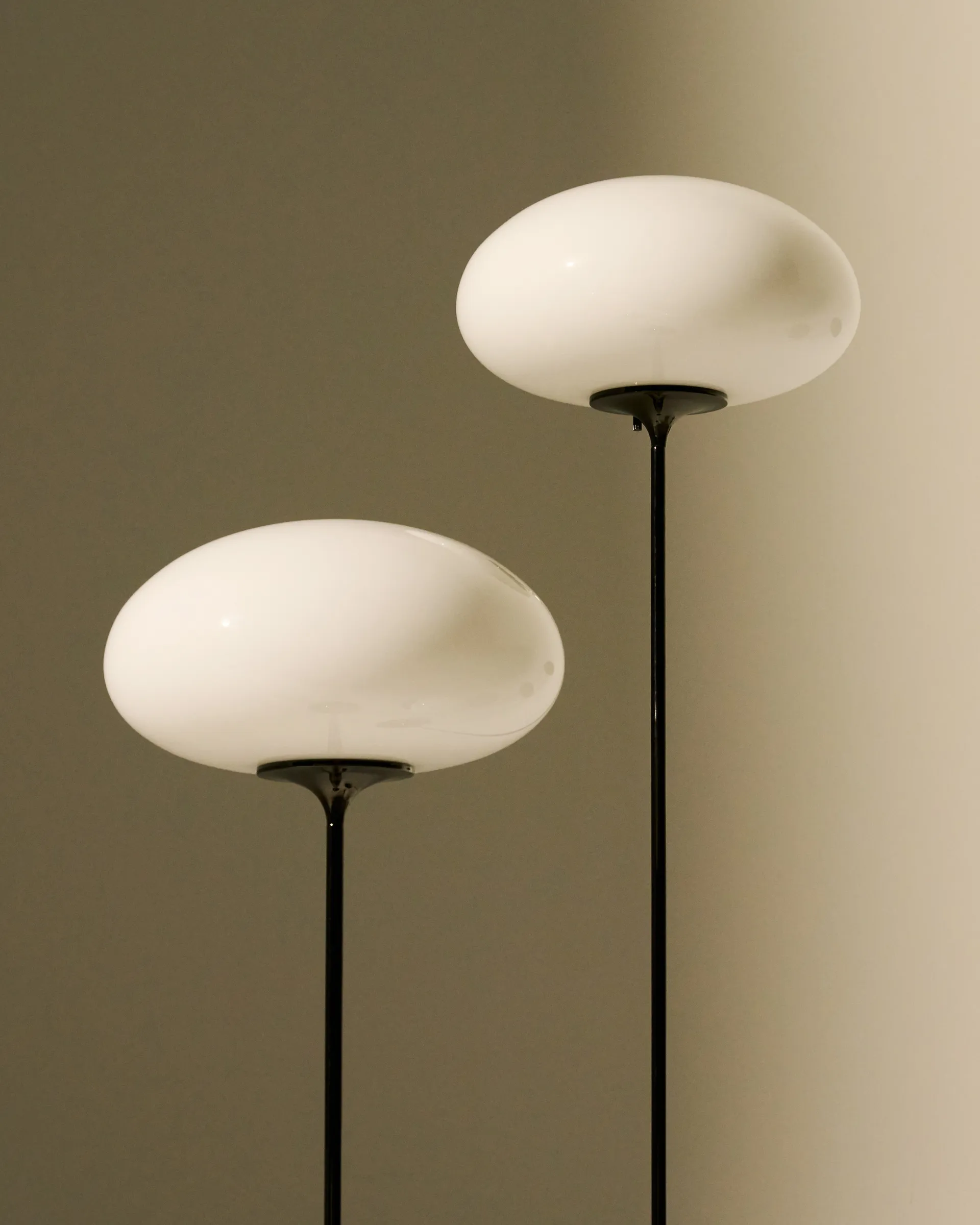 스템라이트 테이블 조명, Pebble Grey-Opal Glass, 42 cm GUBI | 구비