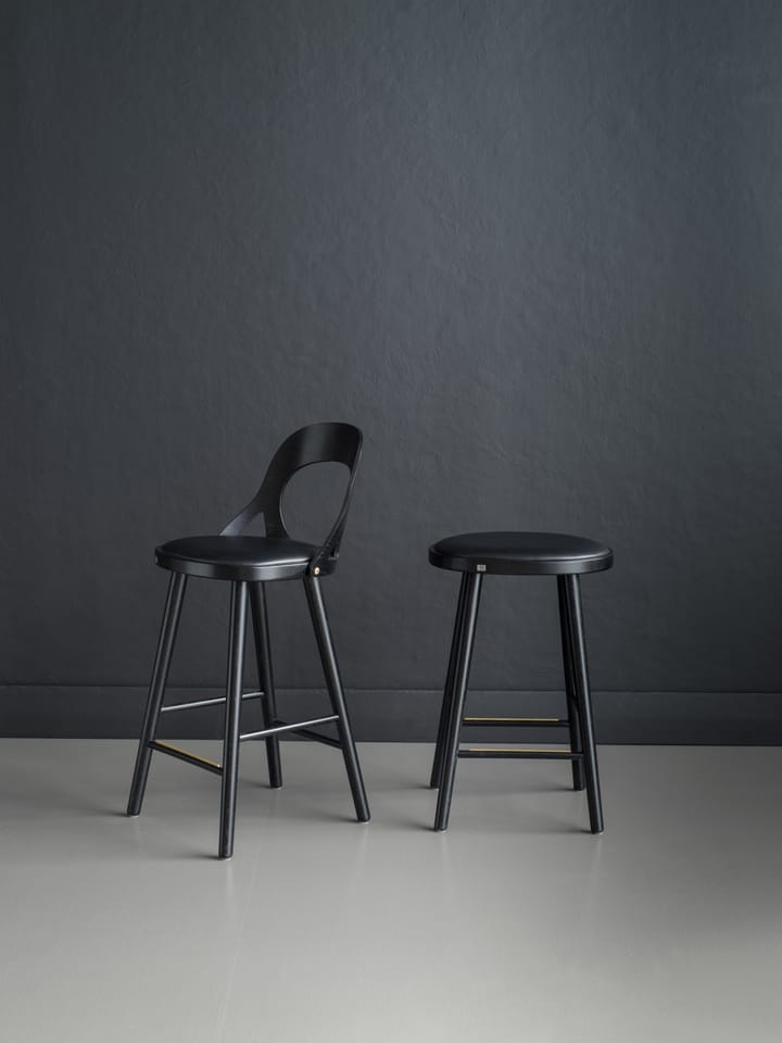Colibri 바 스툴 63 cm, Black stained oak-black pad Hans K | 한스 케이