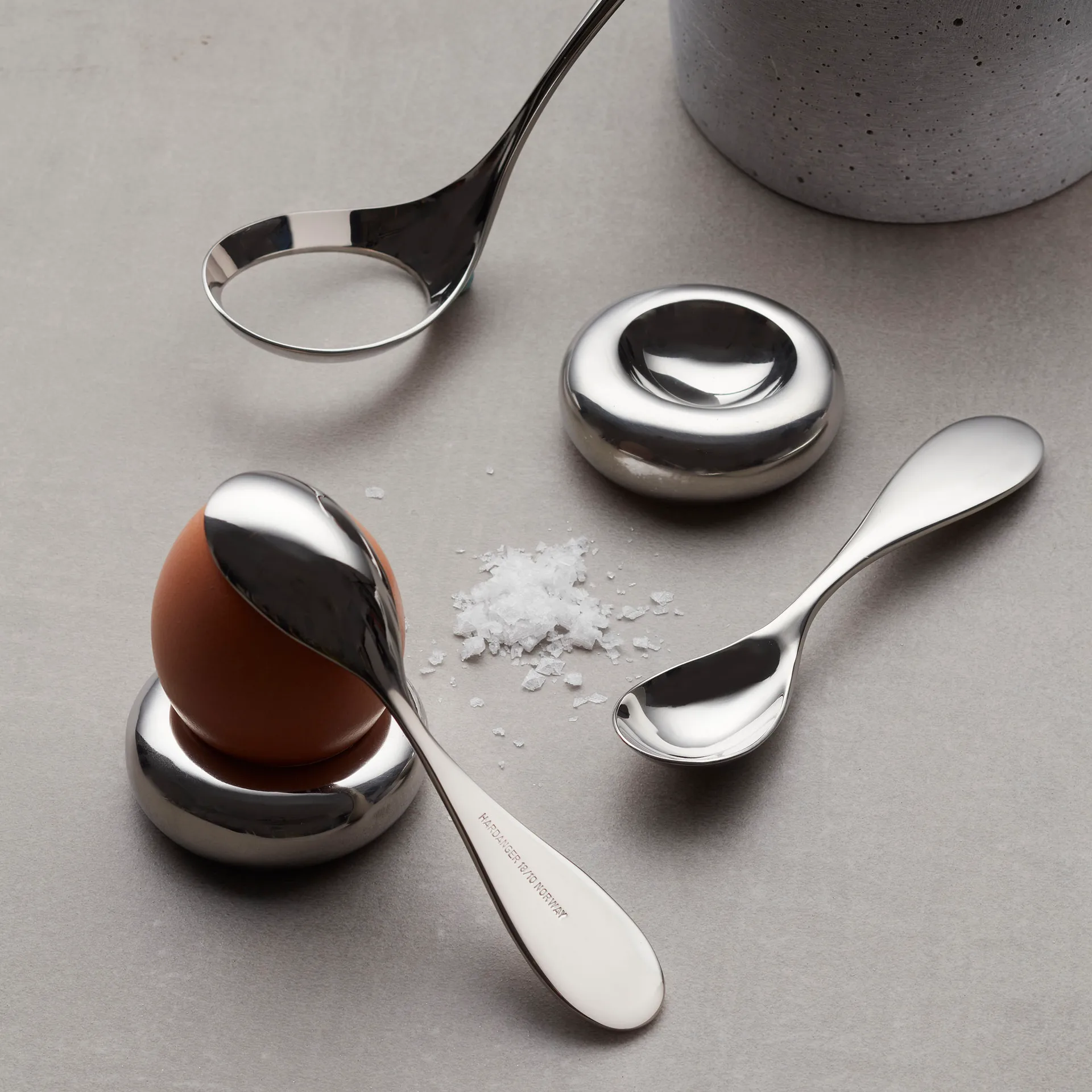Hardanger egg cups 하덴거 에그컵, stinless steel Hardanger Bestikk | 하덴거베스틱