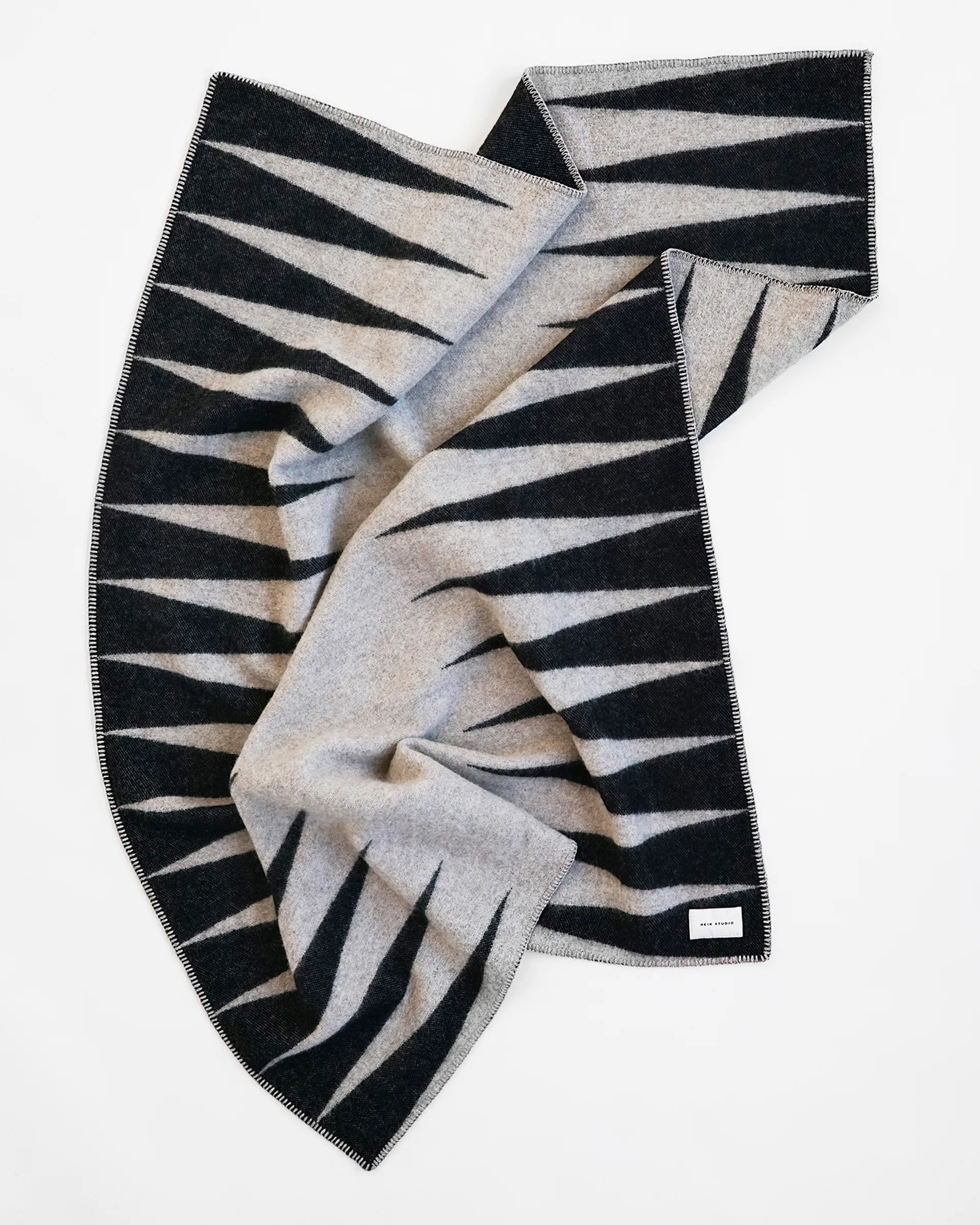 이할로 담요 130x180 cm, No. 01 Hein Studio | 헤인 스튜디오