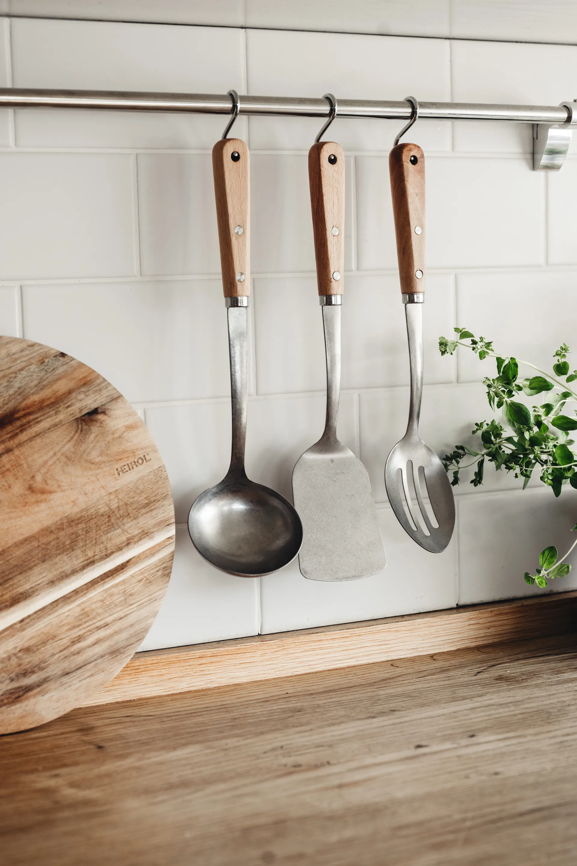 스테인리스 스틸 나무 손잡이 국자 29.8 cm, Beech Heirol | 헤이롤