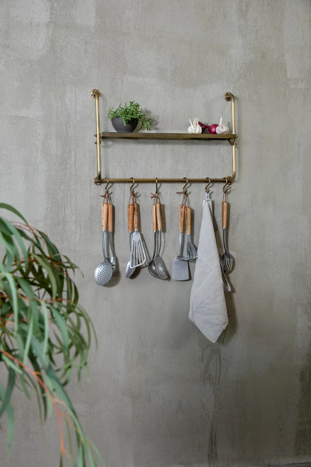 스테인리스 스틸 나무 손잡이 파스타 서버 34 cm, Beech Heirol | 헤이롤