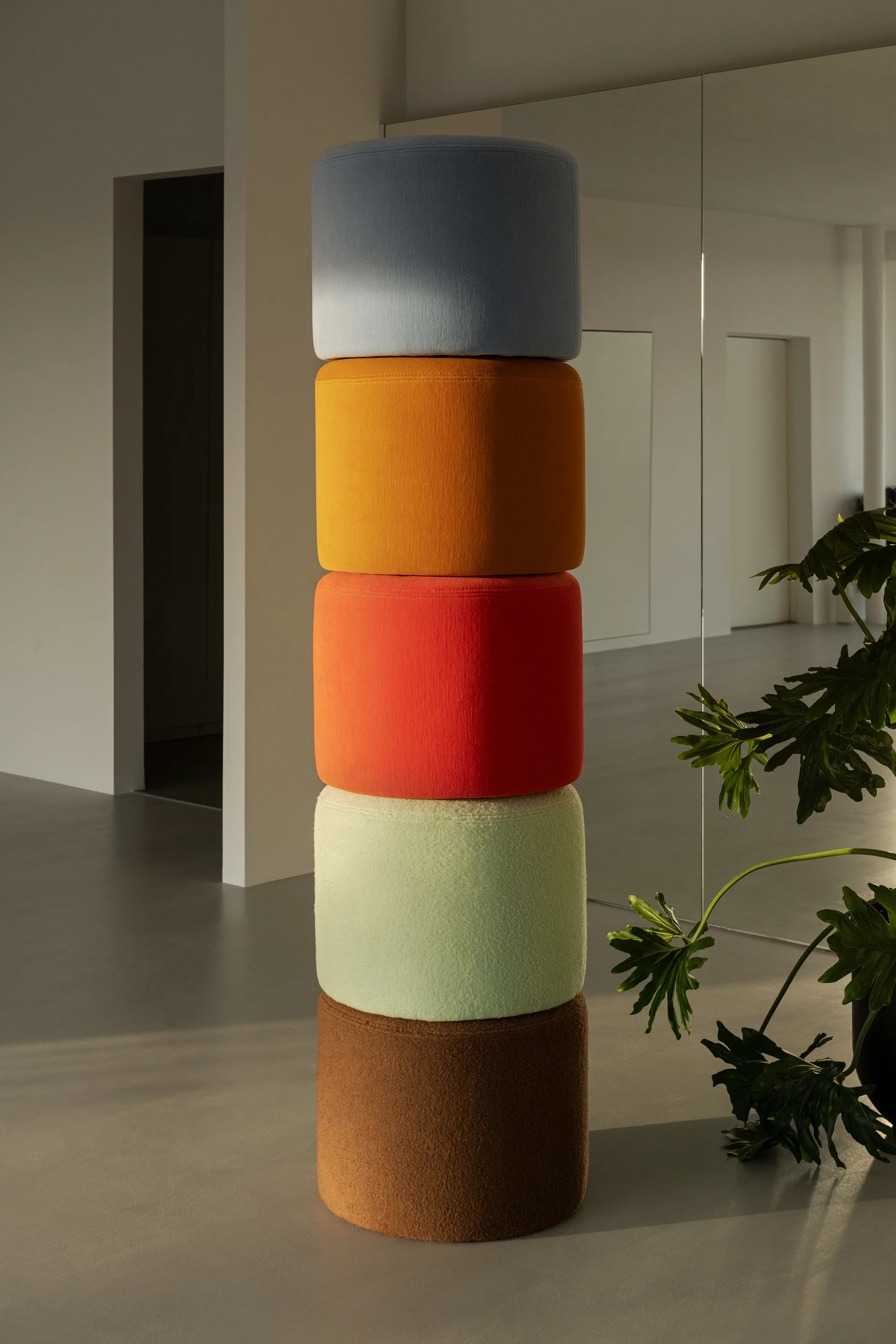 본 푸프 Ø50x41 cm, Eggshell Hem | 헴