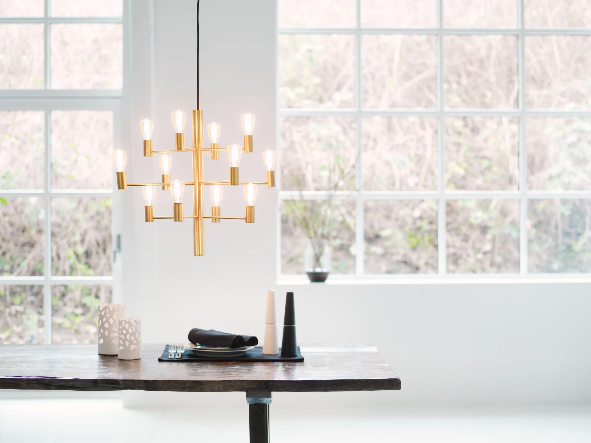 마놀라 12 샹들리에 펜던트 조명, satin brass Herstal | 허스탈